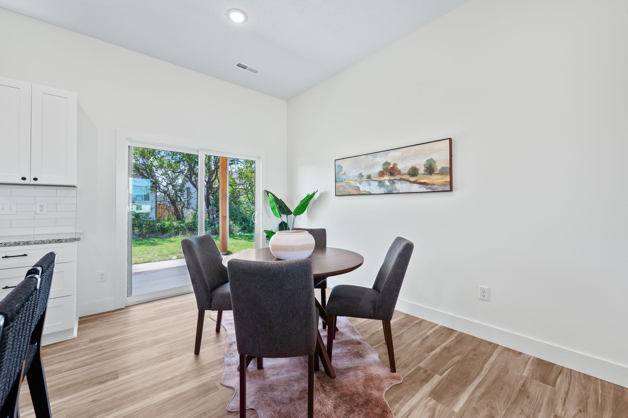 507 E Elmwood St Property Photo 11