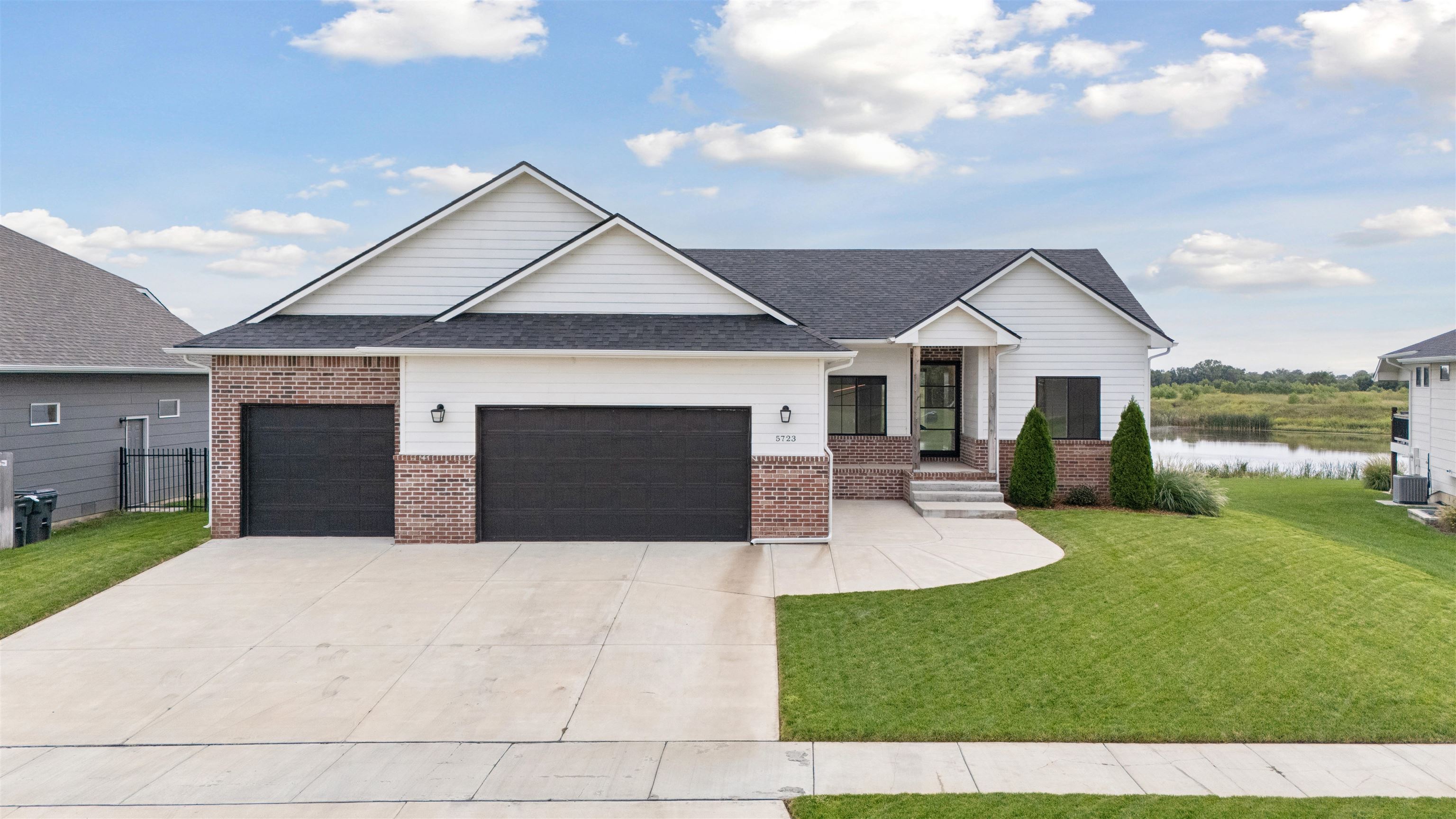 5723 N Edwards St Property Photo 1