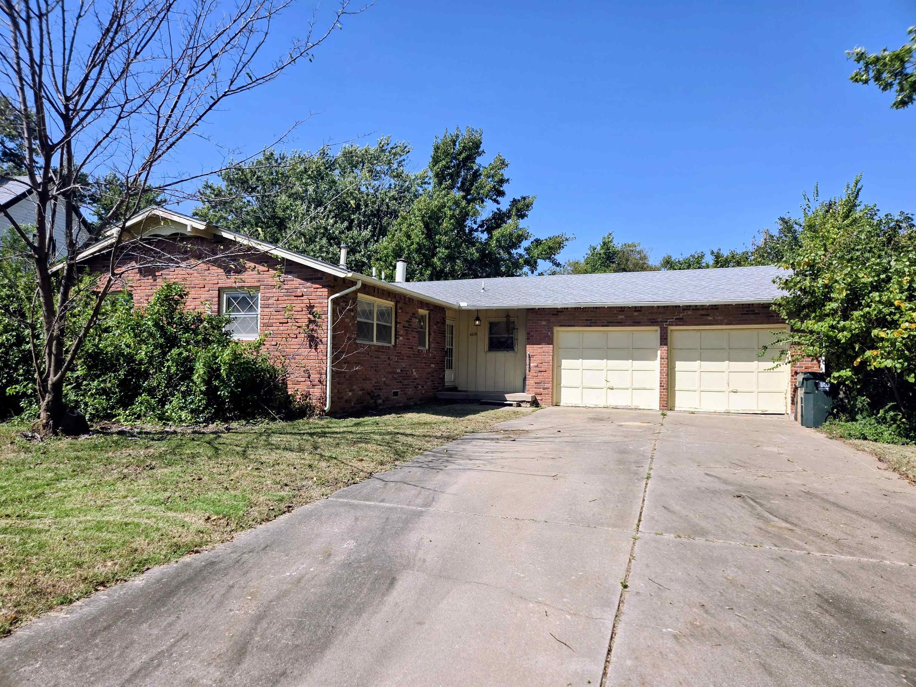6114 Edinburg St. Property Photo 1