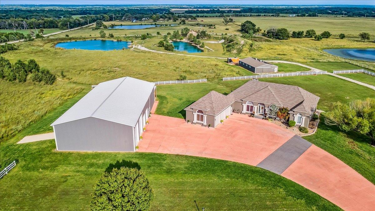 Picture of 6070 SW Santa Fe Lake Rd