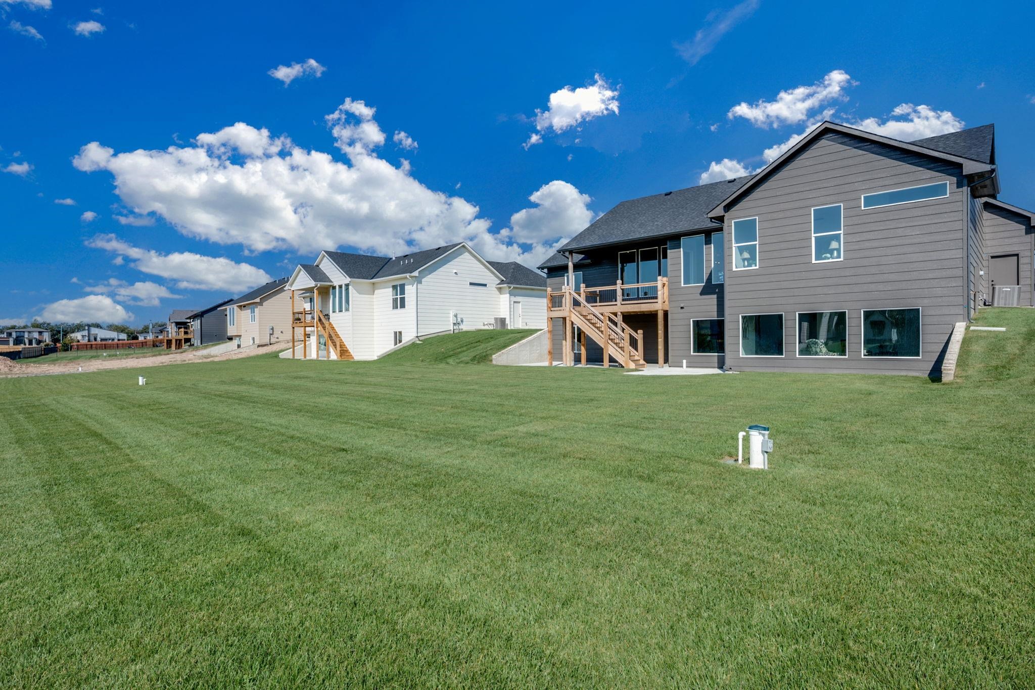 280 S Wellcrest Ct. Property Photo 32