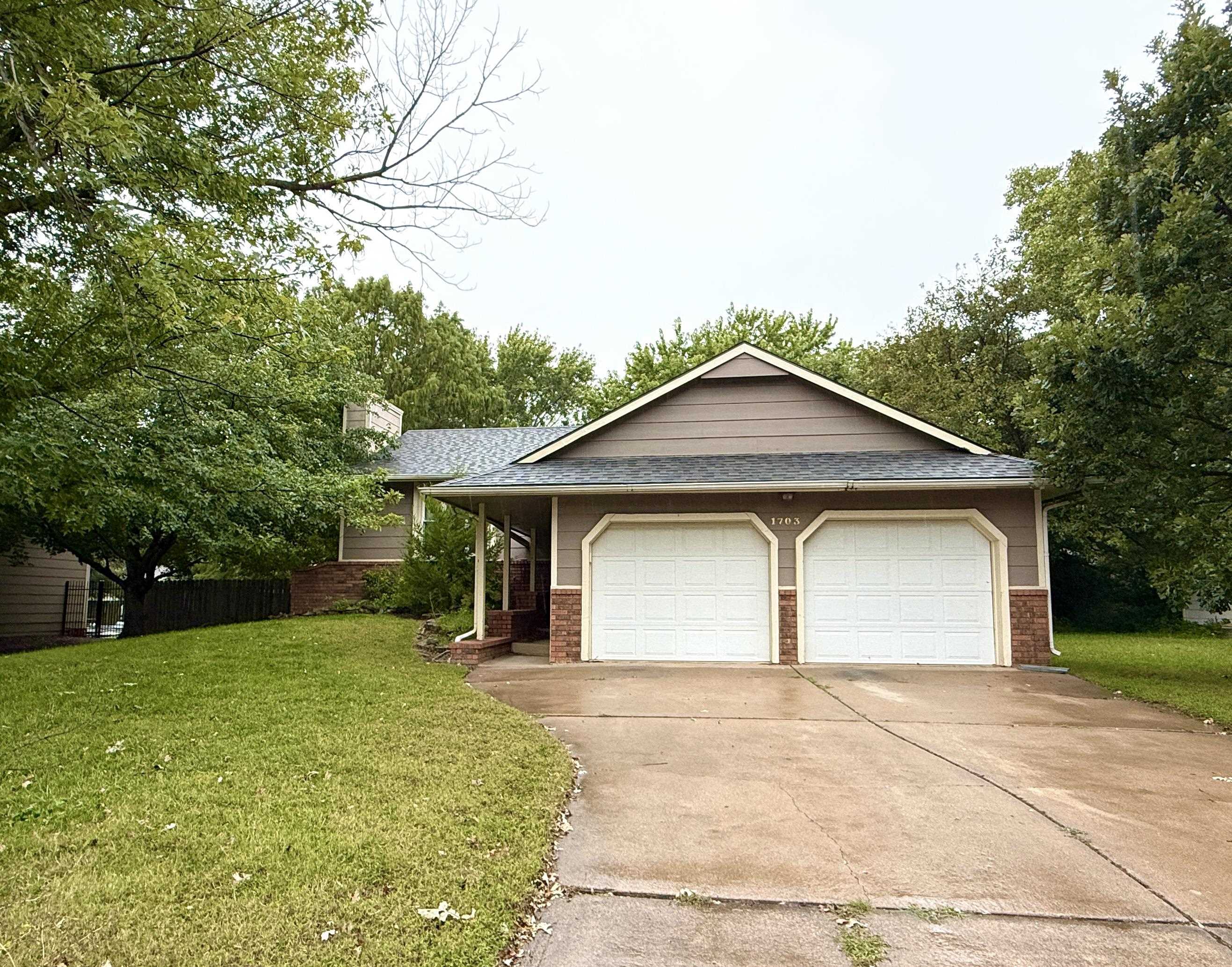 1703 N Skyview St Property Photo 1