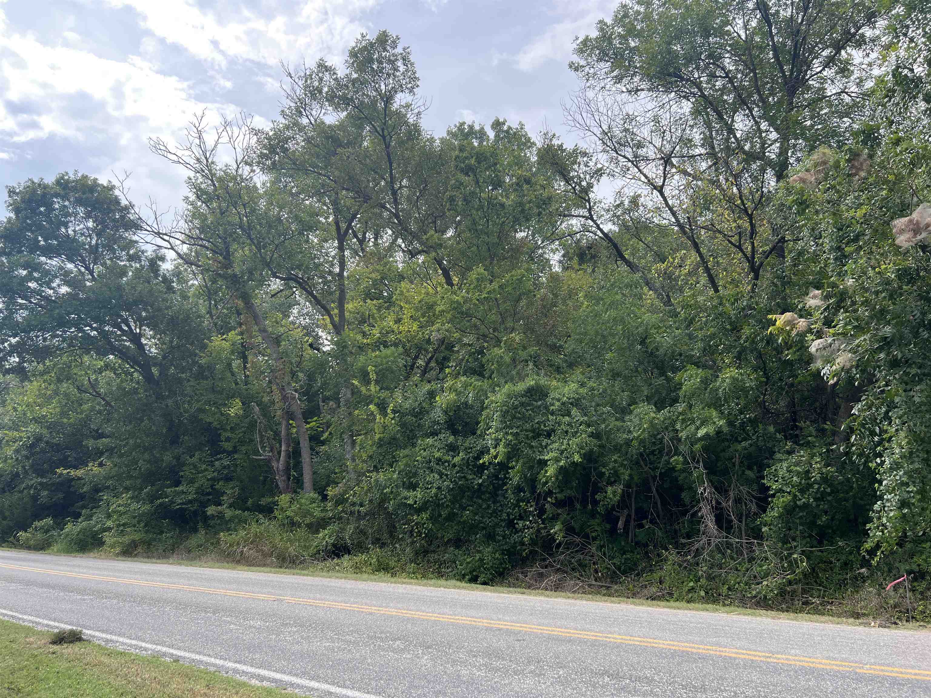 85 Road Property Photo 2