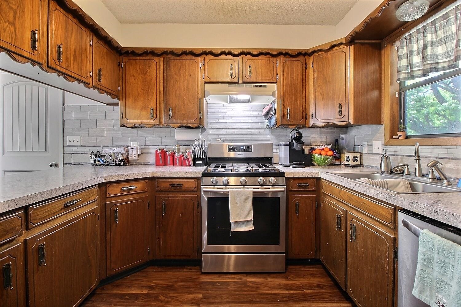 411 S Washington St Property Photo 4