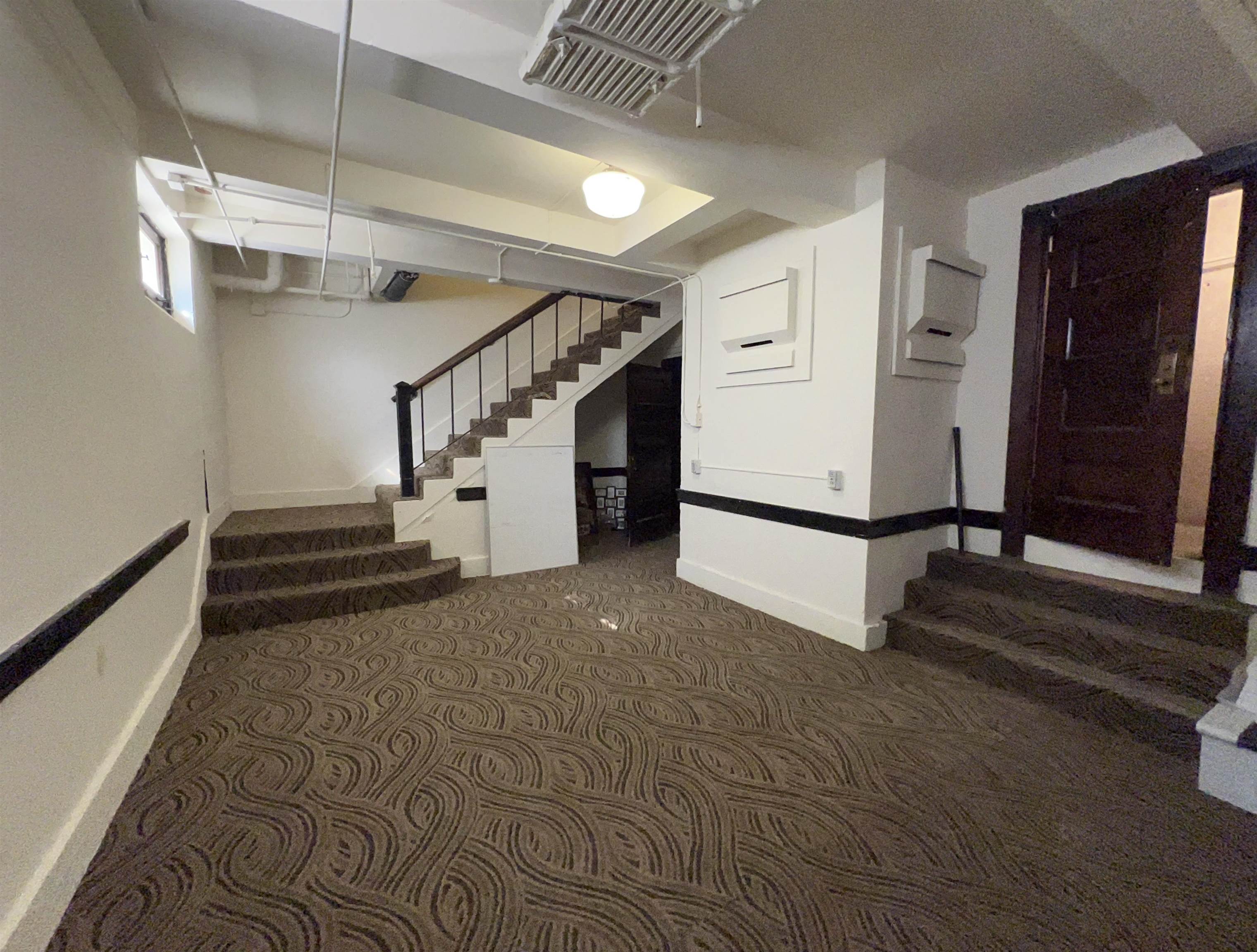 725 N Main St Property Photo 34