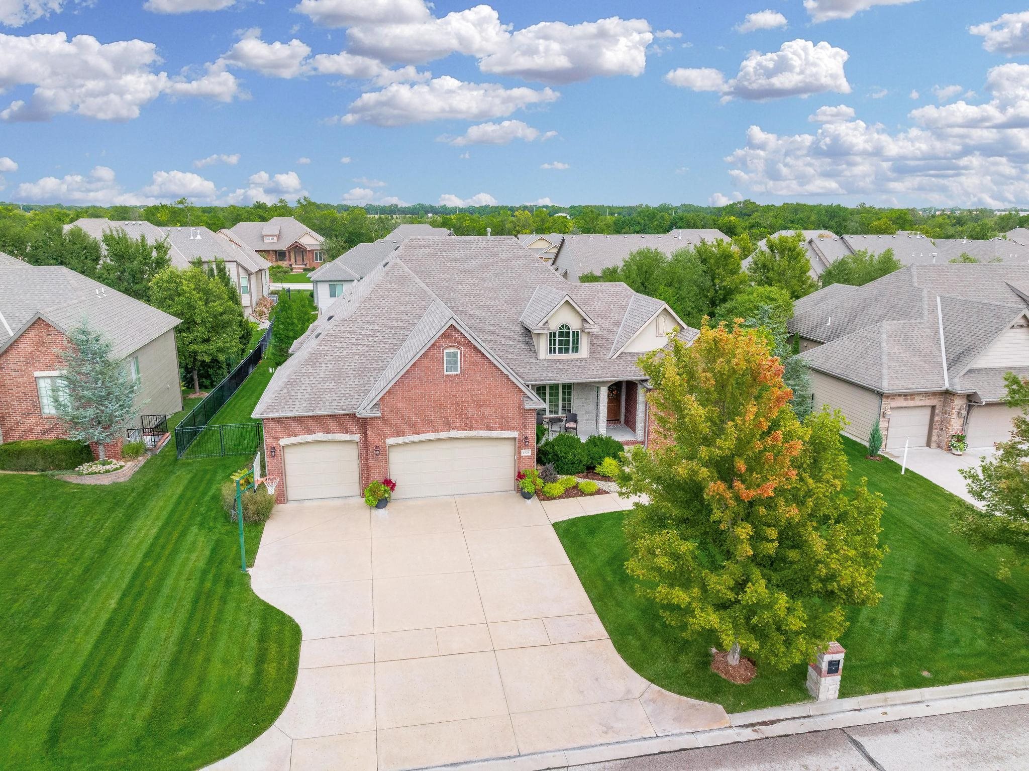 1520 N Ridgehurst St Property Photo 1