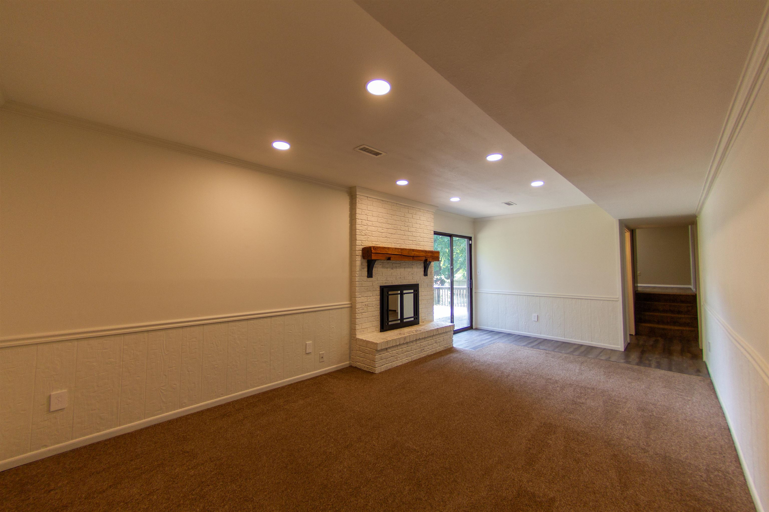 220 E Park Place Ct Property Photo 5