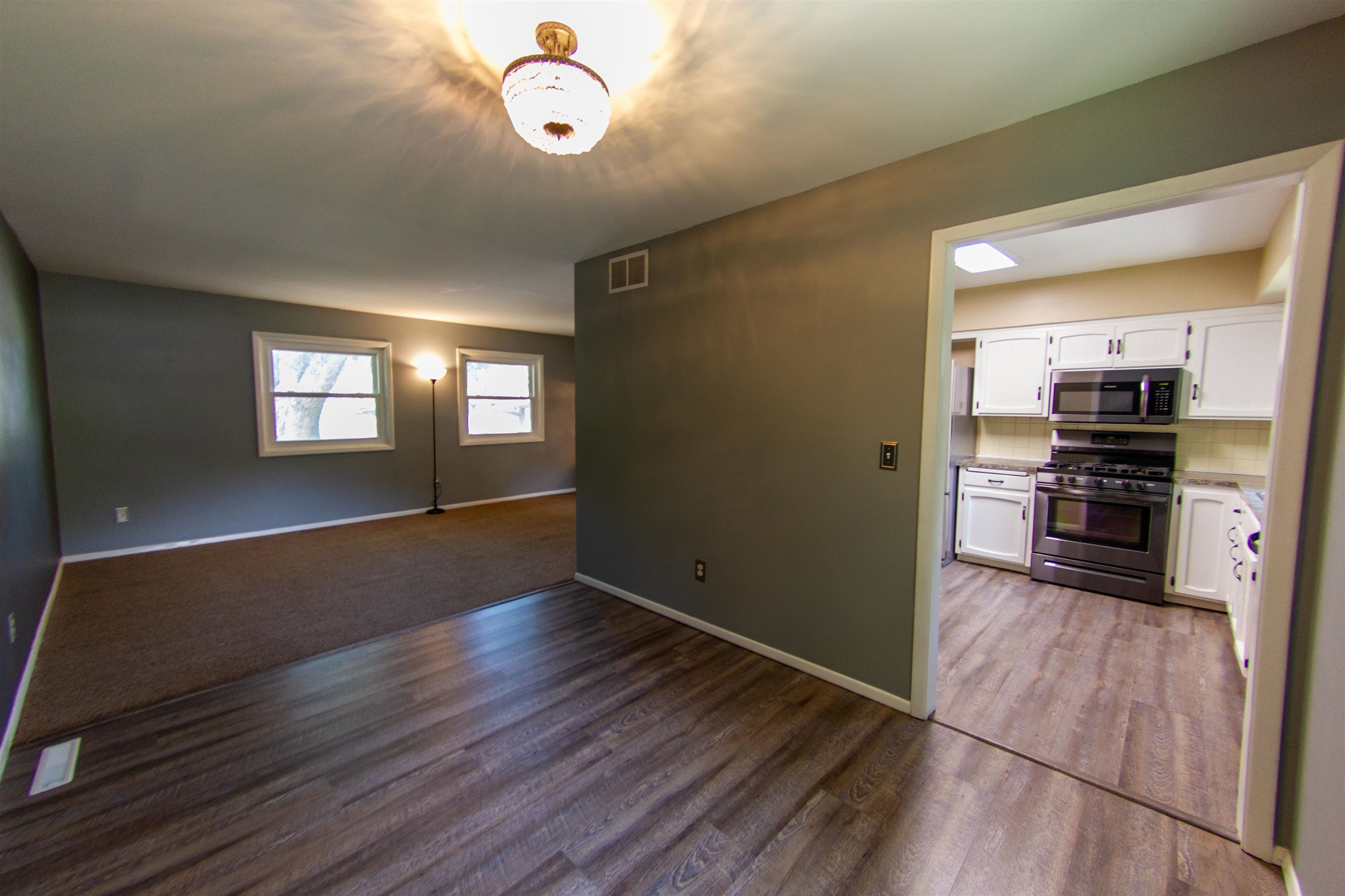 220 E Park Place Ct Property Photo 7