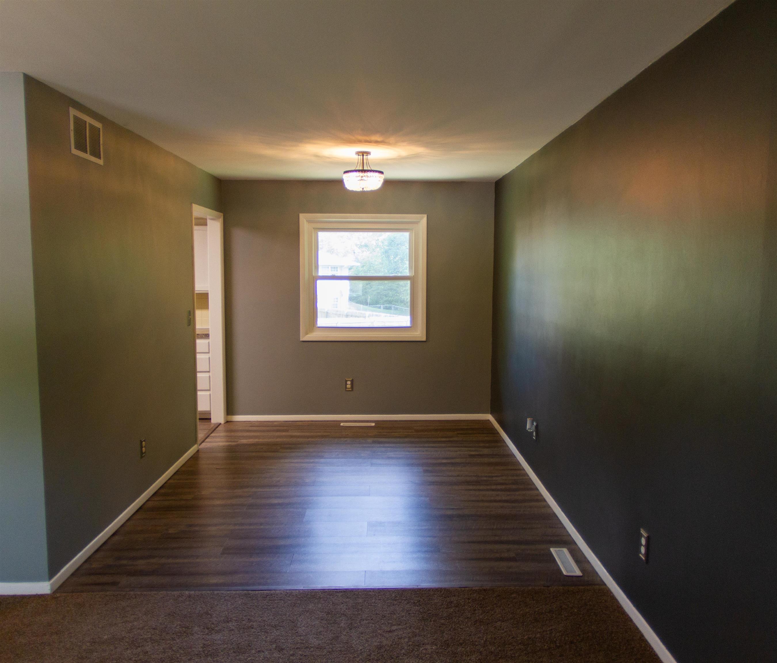 220 E Park Place Ct Property Photo 11