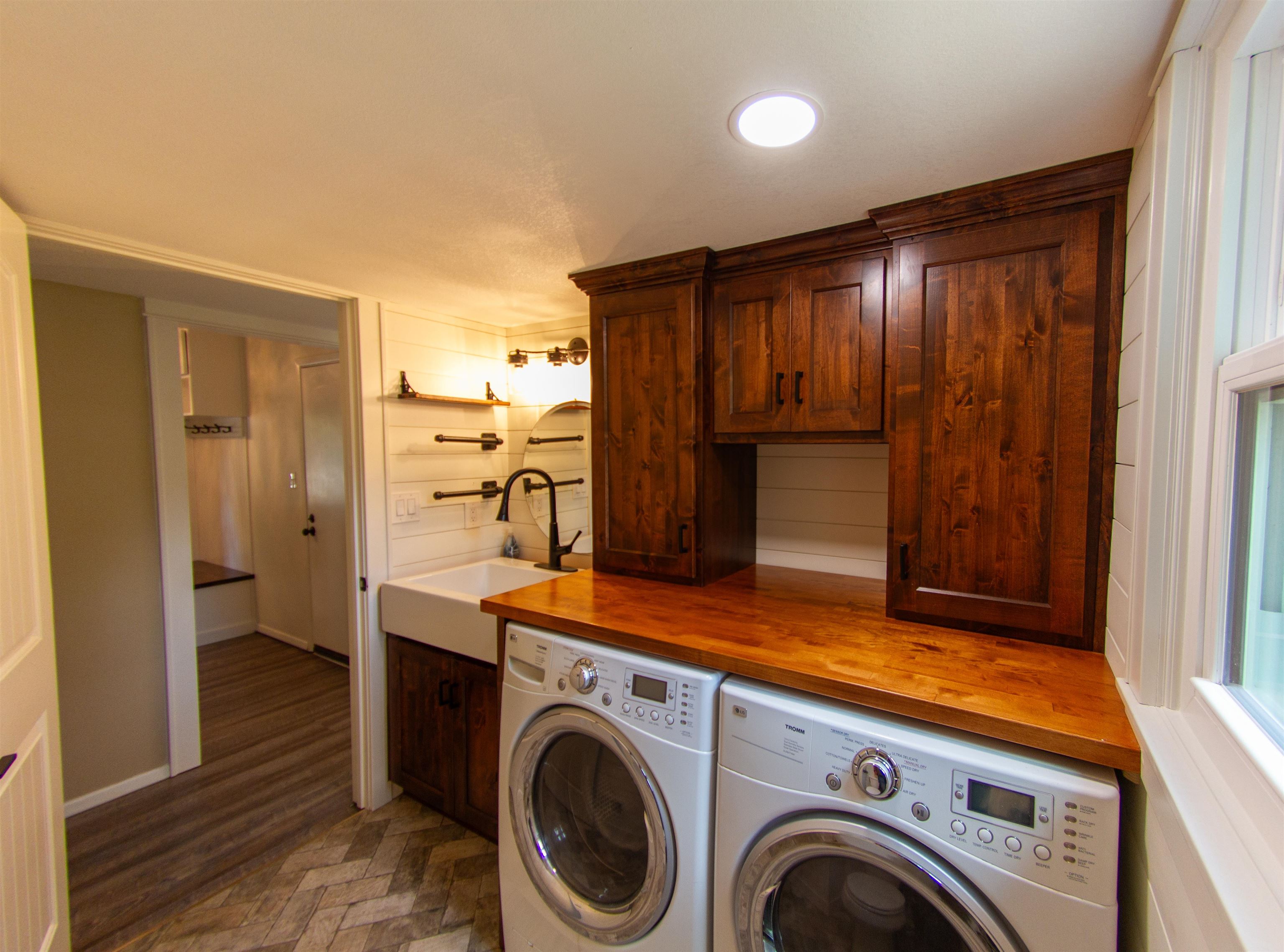 220 E Park Place Ct Property Photo 14