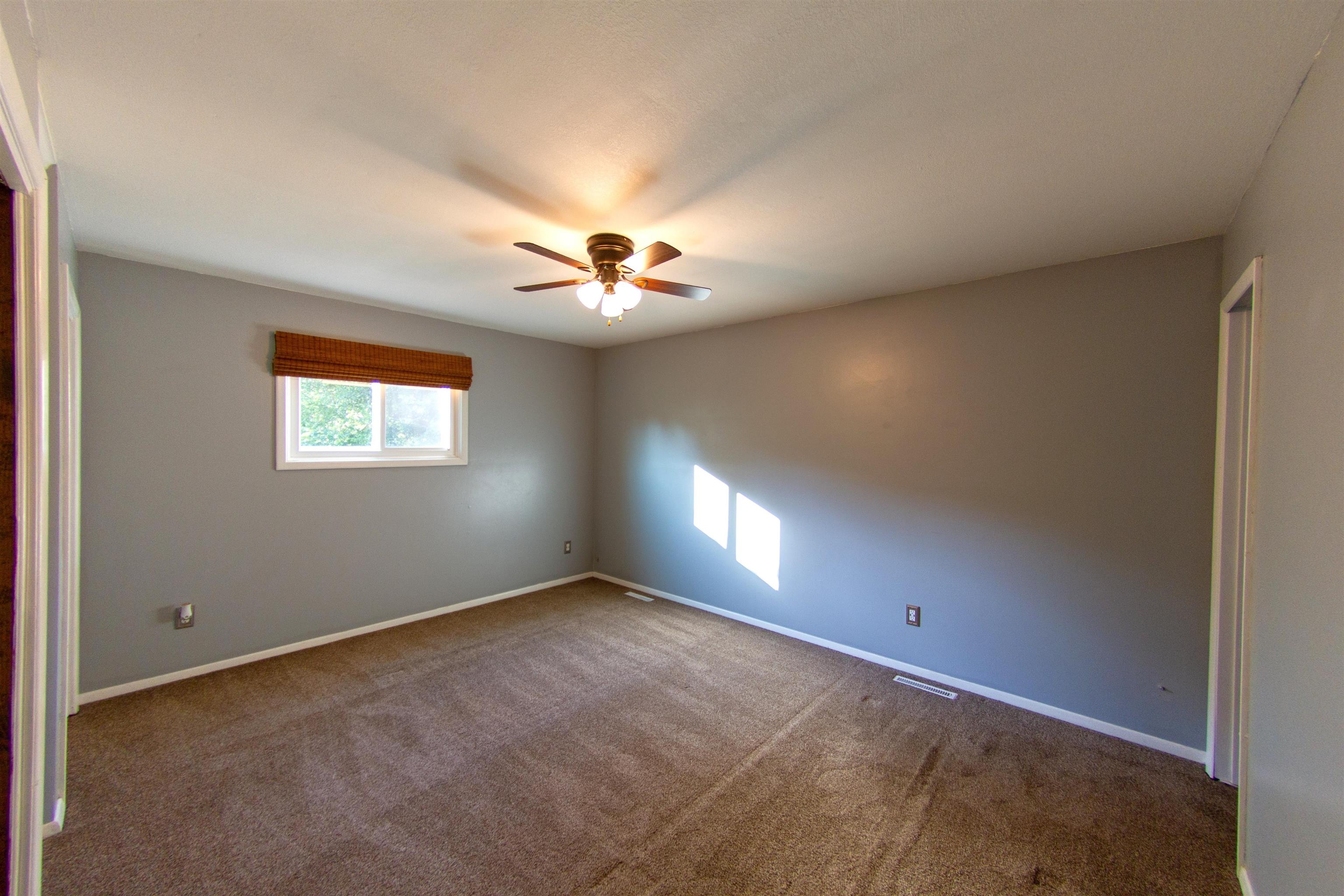 220 E Park Place Ct Property Photo 16