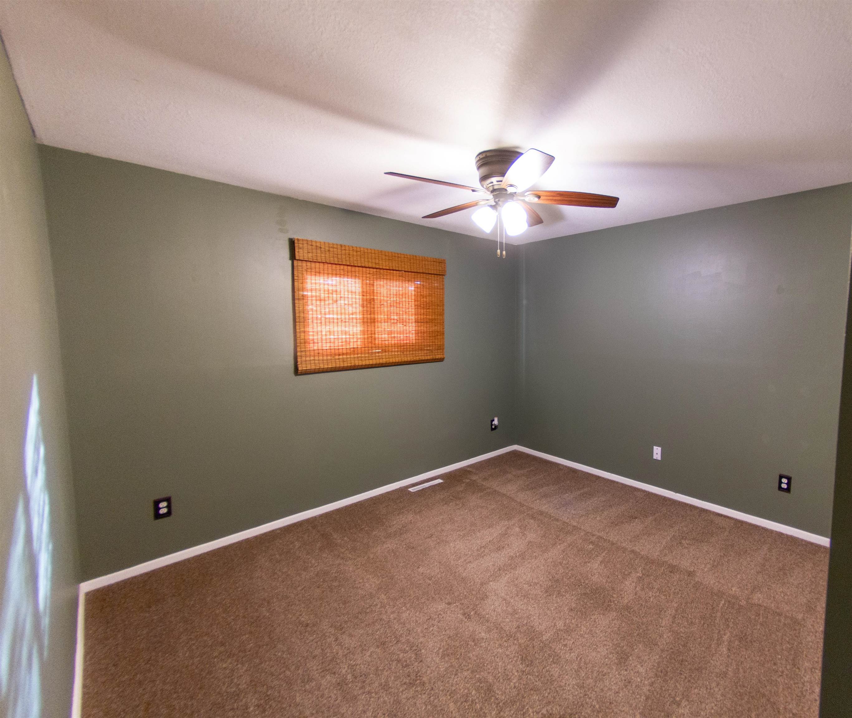 220 E Park Place Ct Property Photo 19