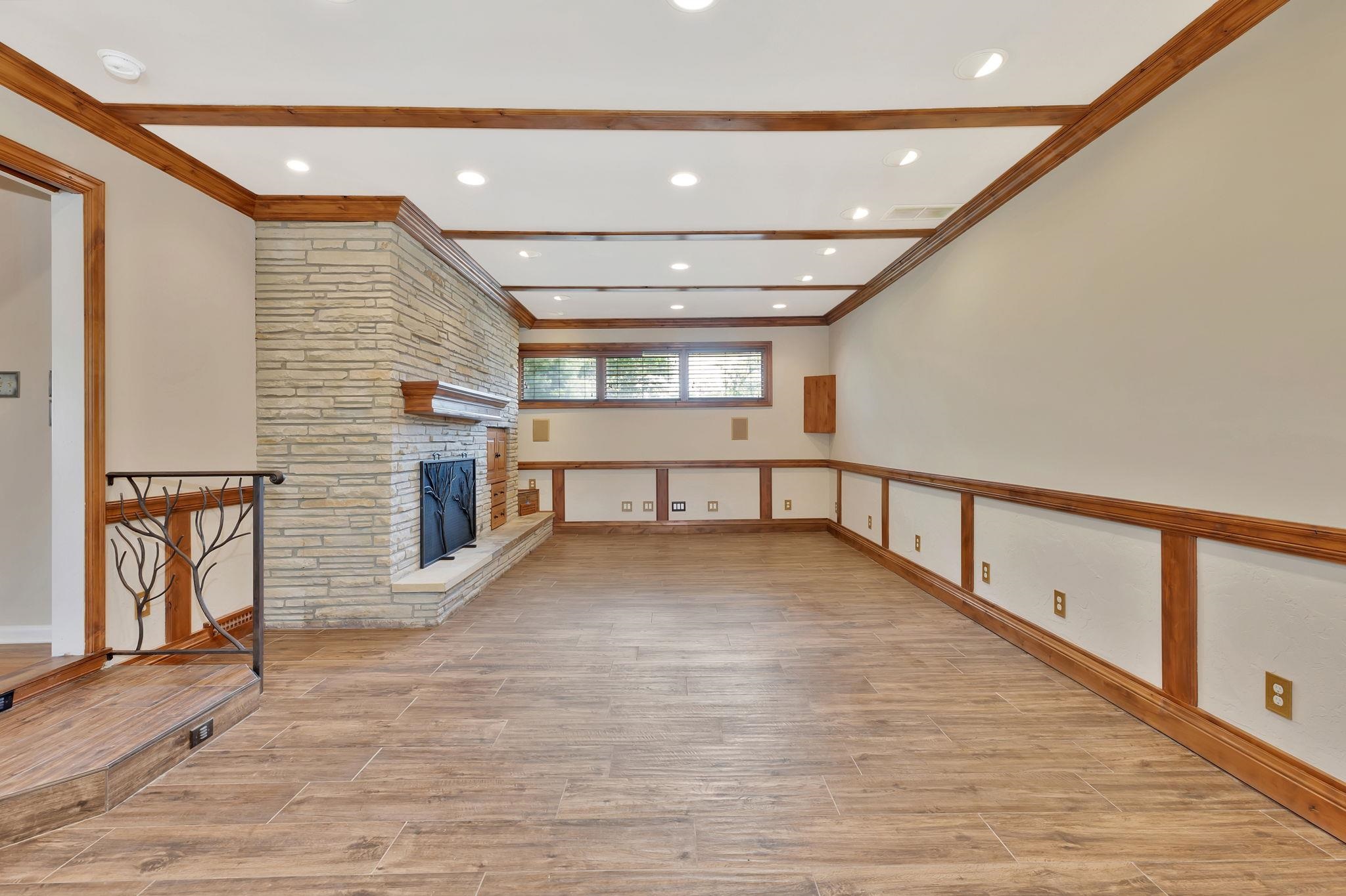 10 E Hawthorne St Property Photo 7