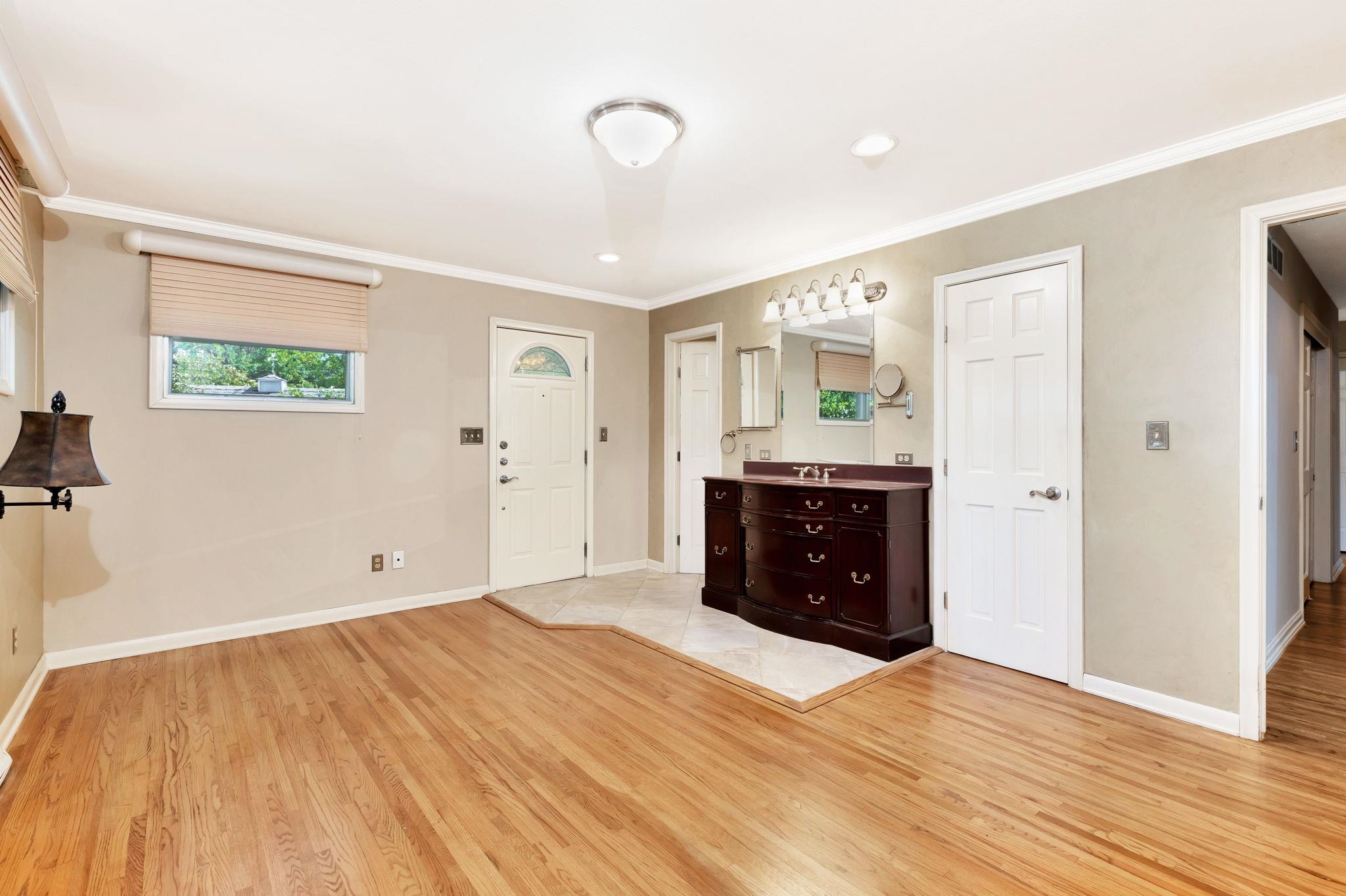 10 E Hawthorne St Property Photo 17