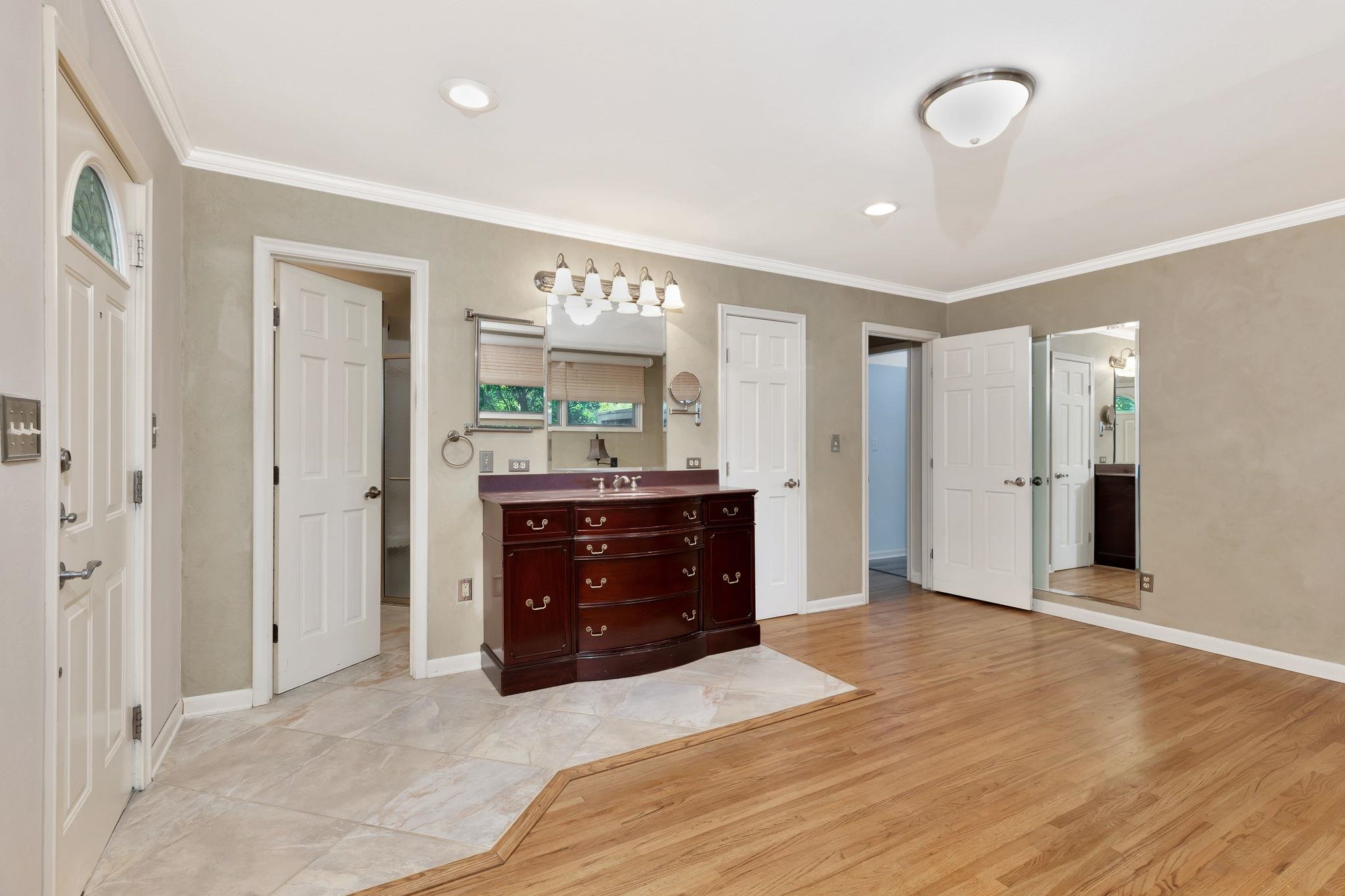 10 E Hawthorne St Property Photo 18