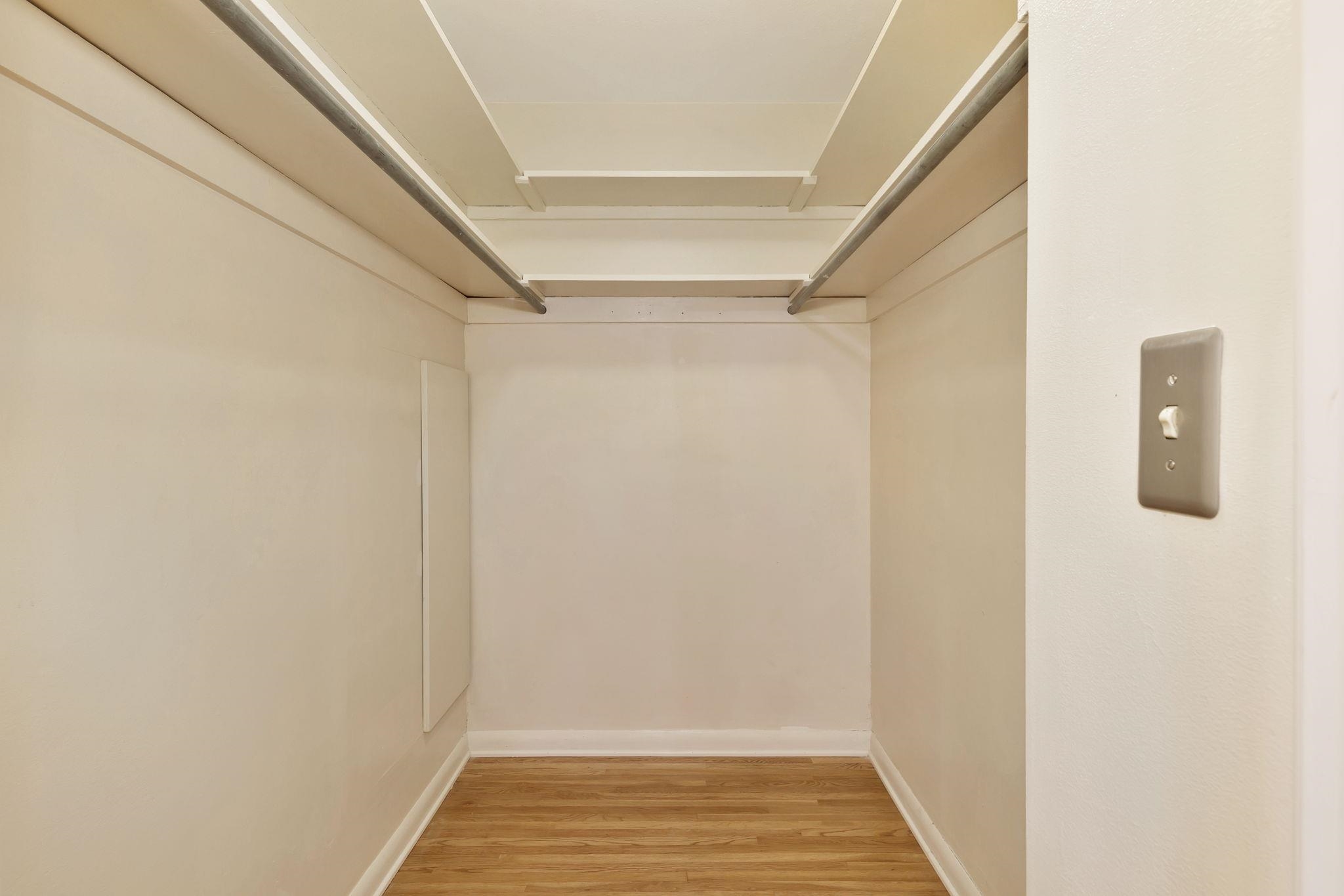 10 E Hawthorne St Property Photo 21