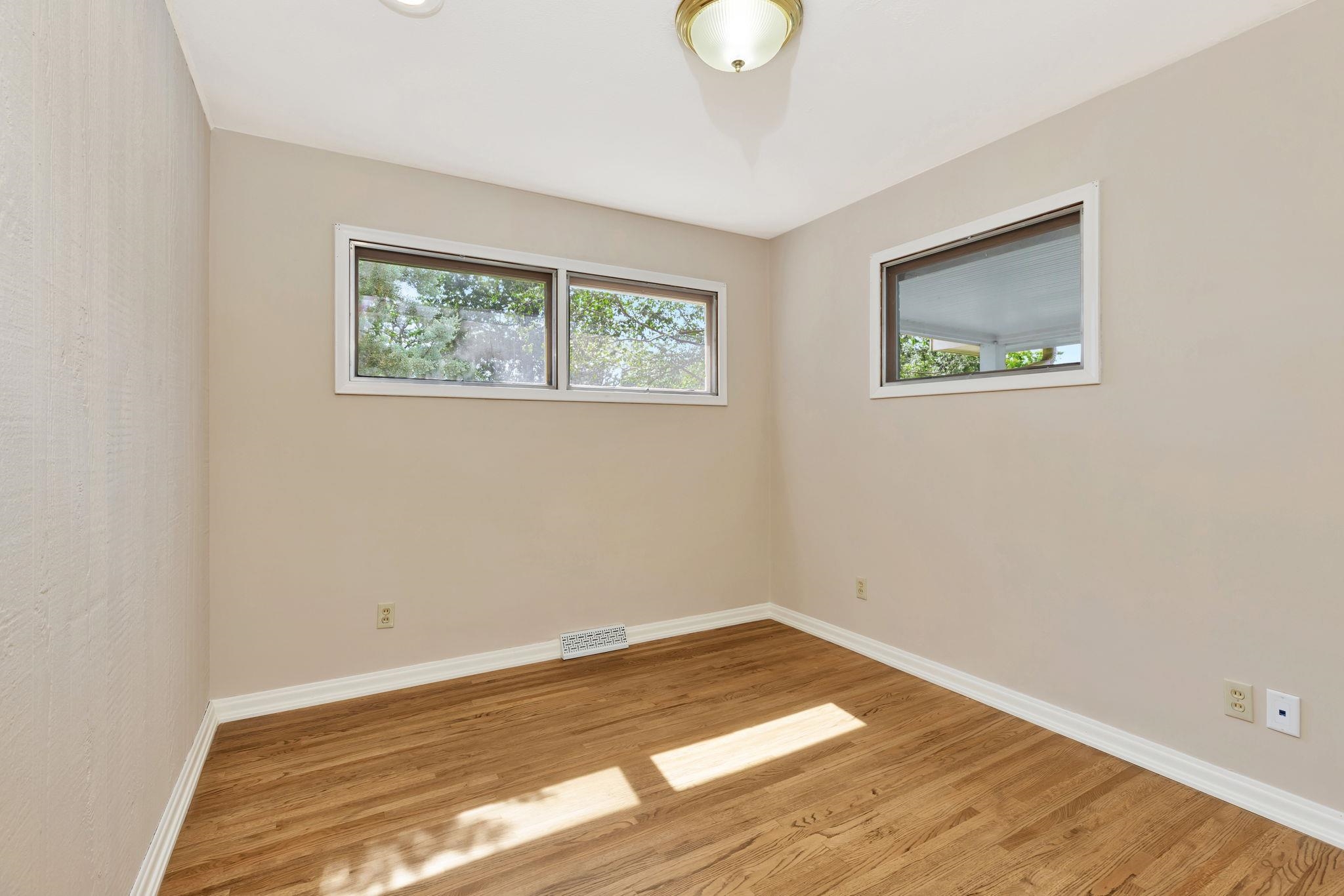 10 E Hawthorne St Property Photo 22