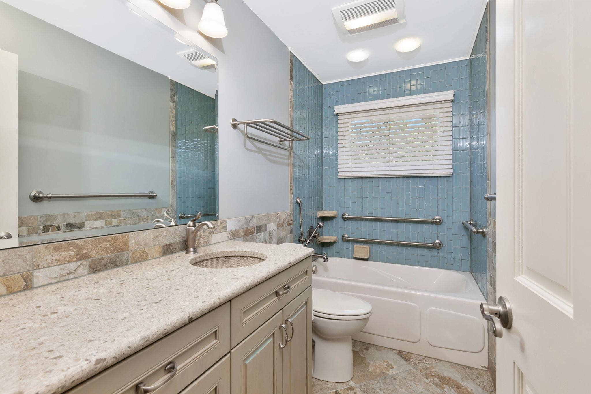 10 E Hawthorne St Property Photo 25