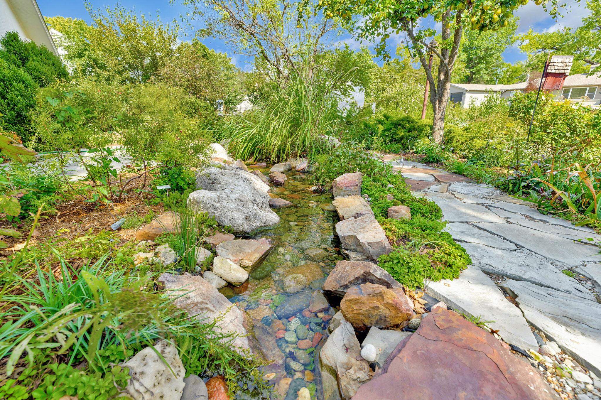 10 E Hawthorne St Property Photo 32