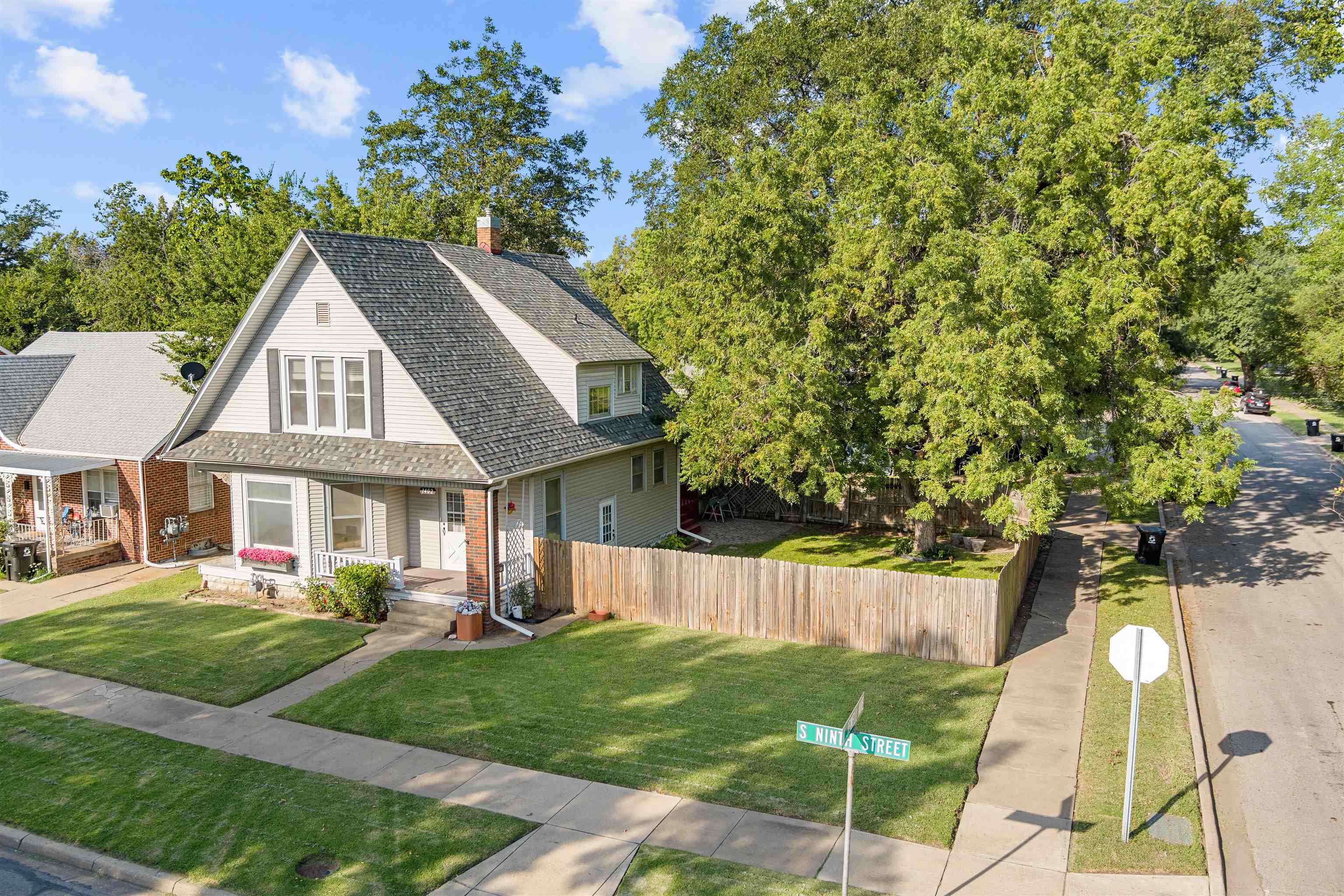 1402 S 9th St Property Photo 1