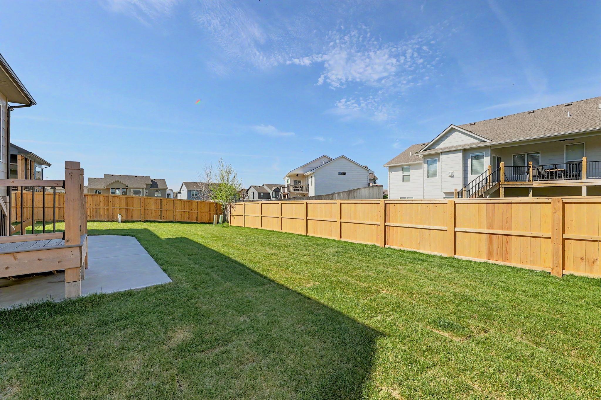 2541 N Bluestone St Property Photo 27