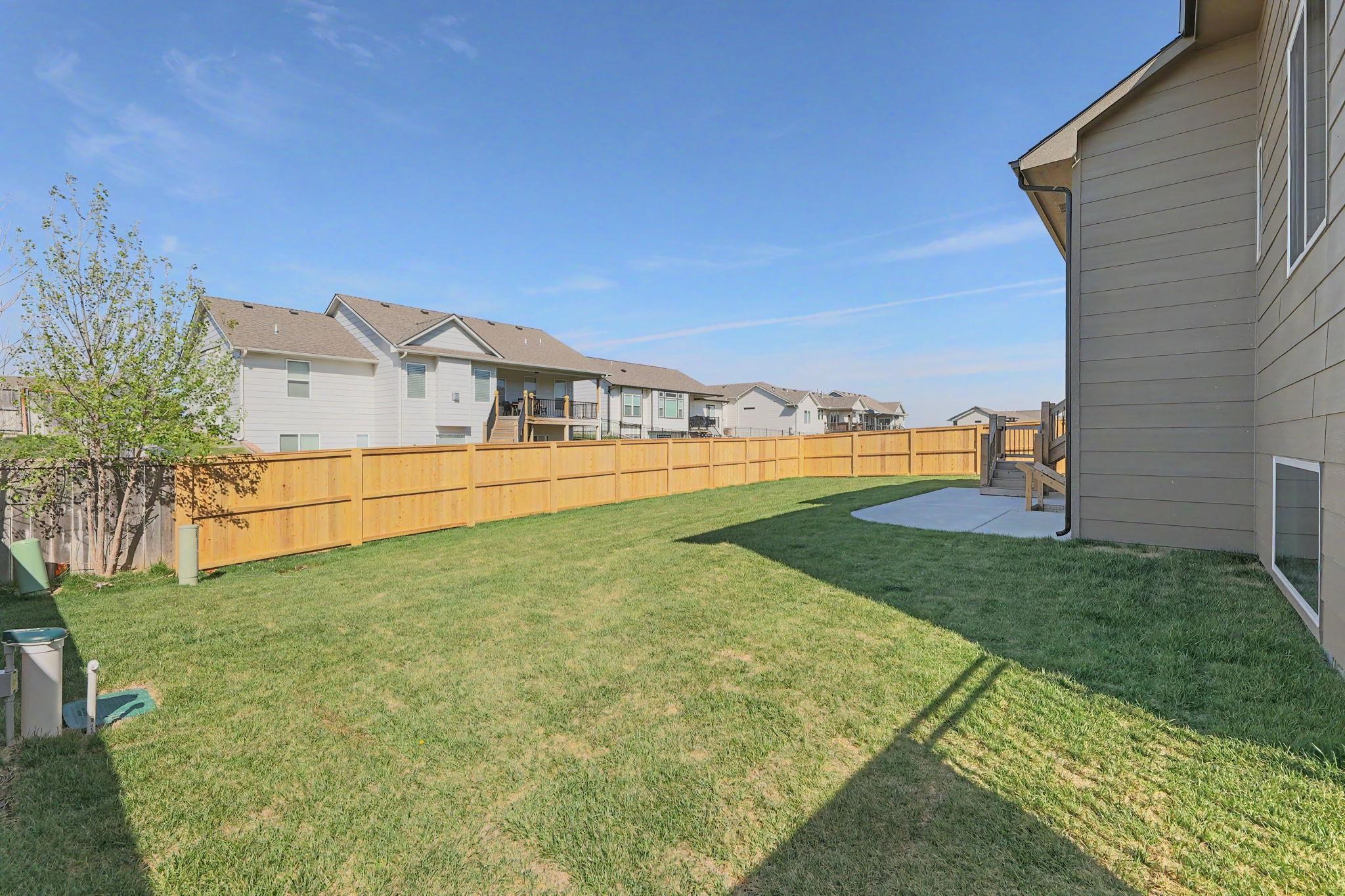 2541 N Bluestone St Property Photo 29
