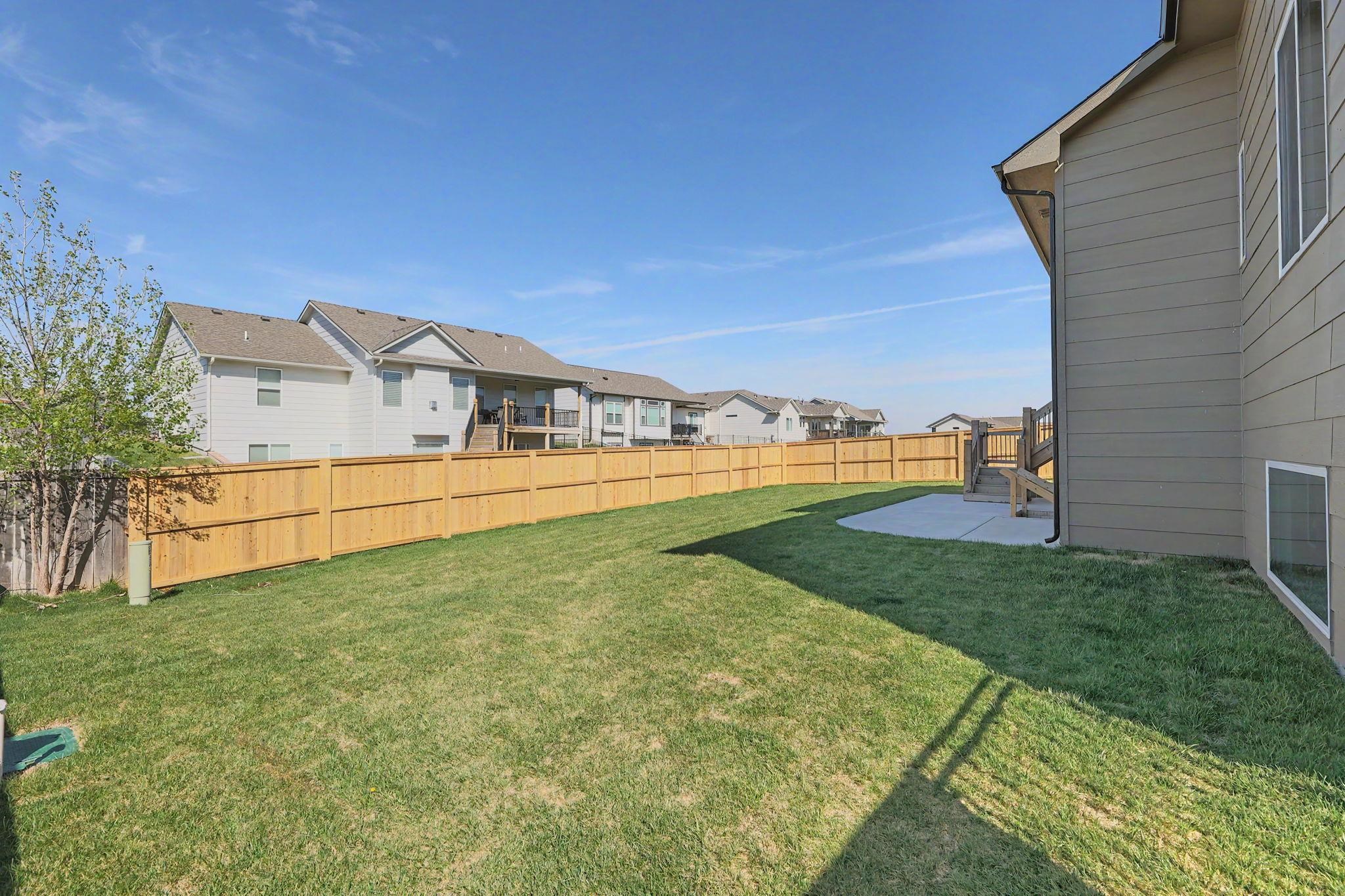 2541 N Bluestone St Property Photo 31