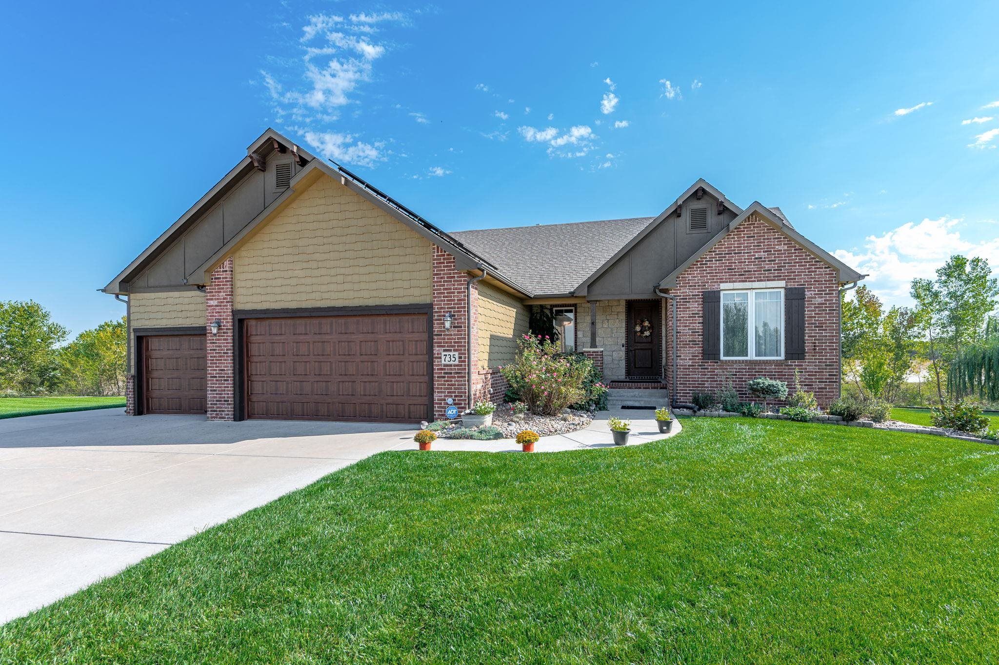 735 Learjet Cir Property Photo 1