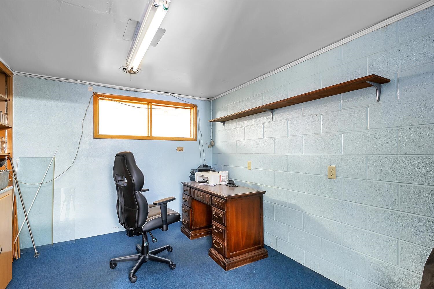 136 E Long St Property Photo 12