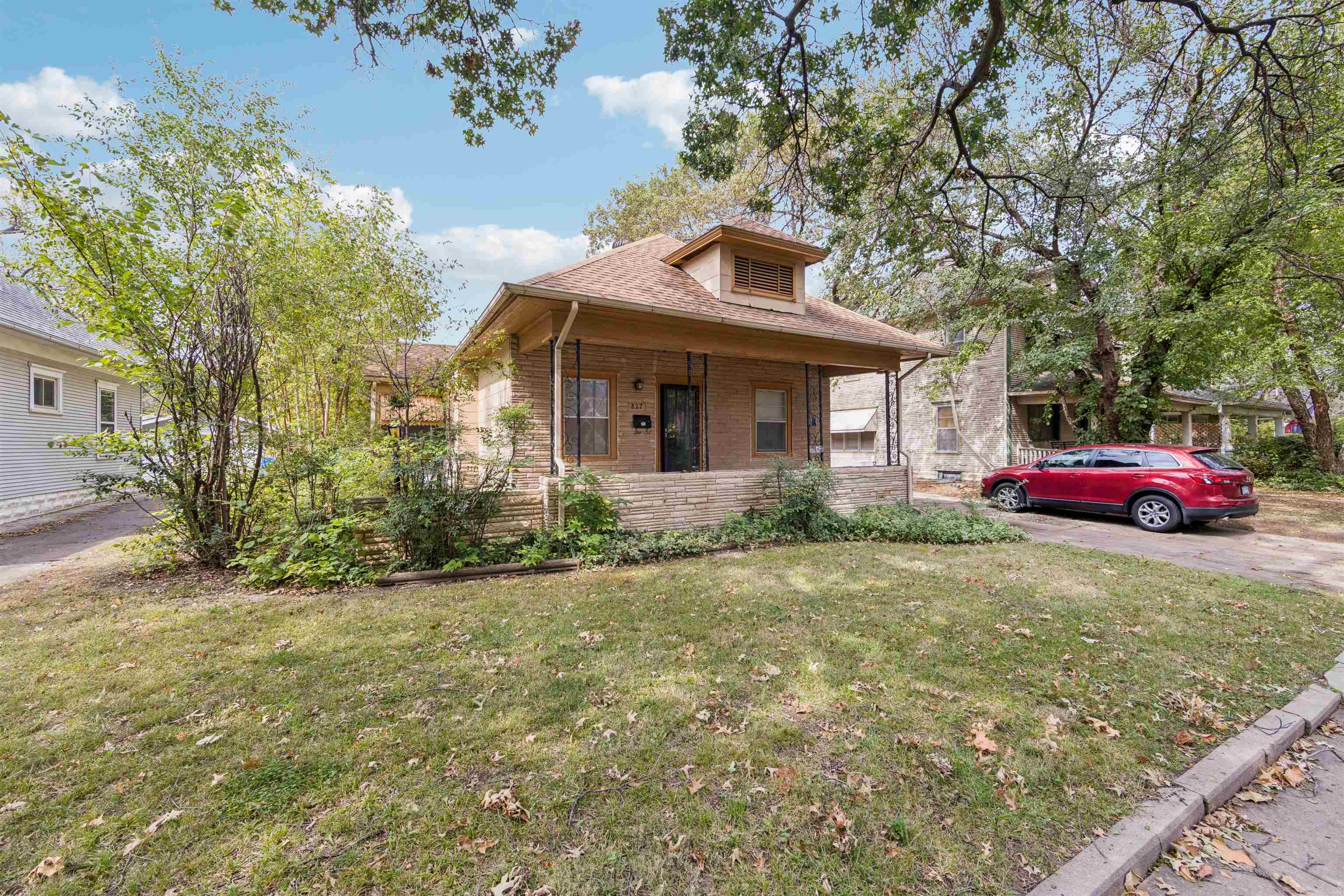 827 N Litchfield Ave Property Photo 1
