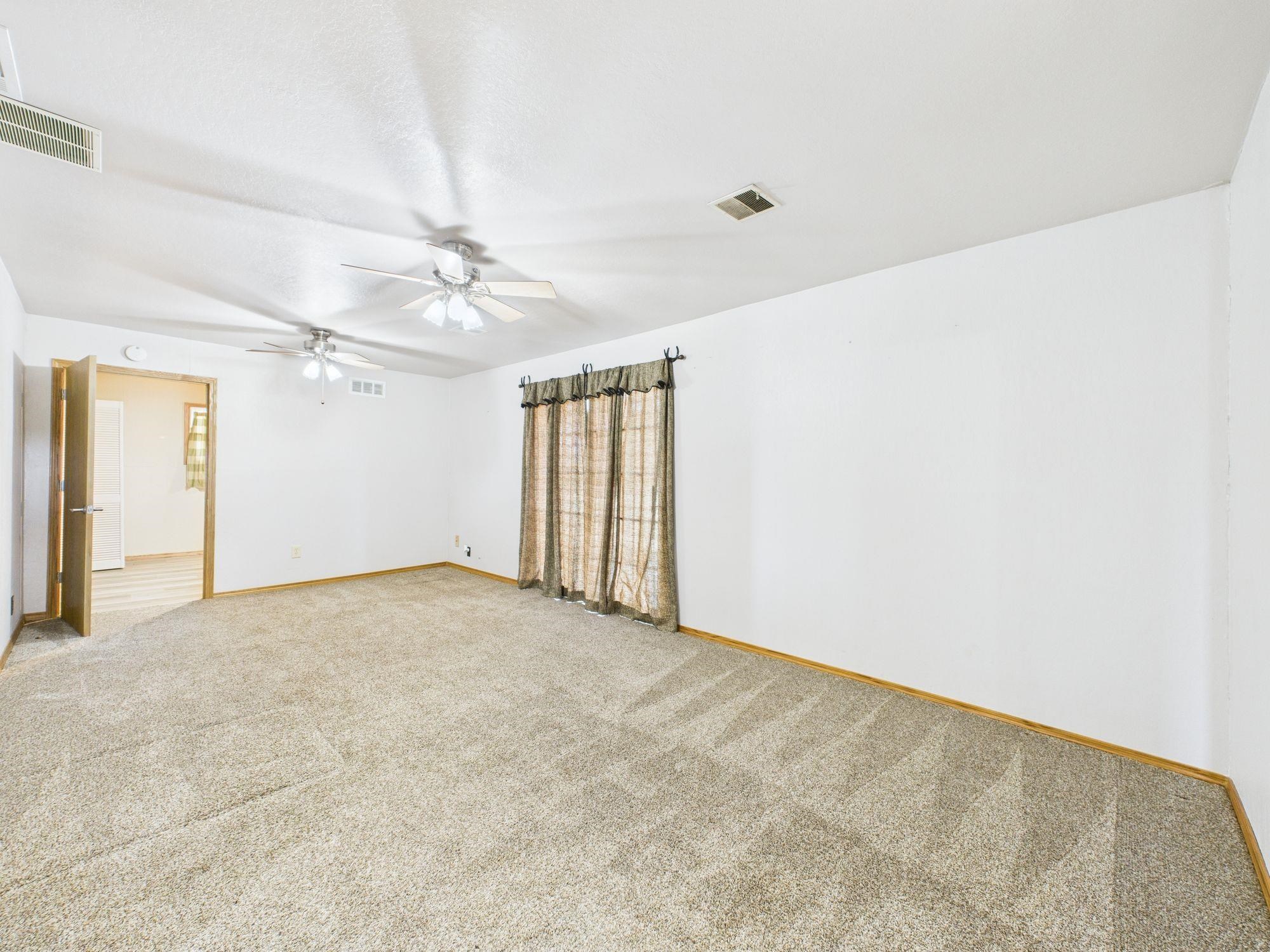 5601 N 127th St E Property Photo 9