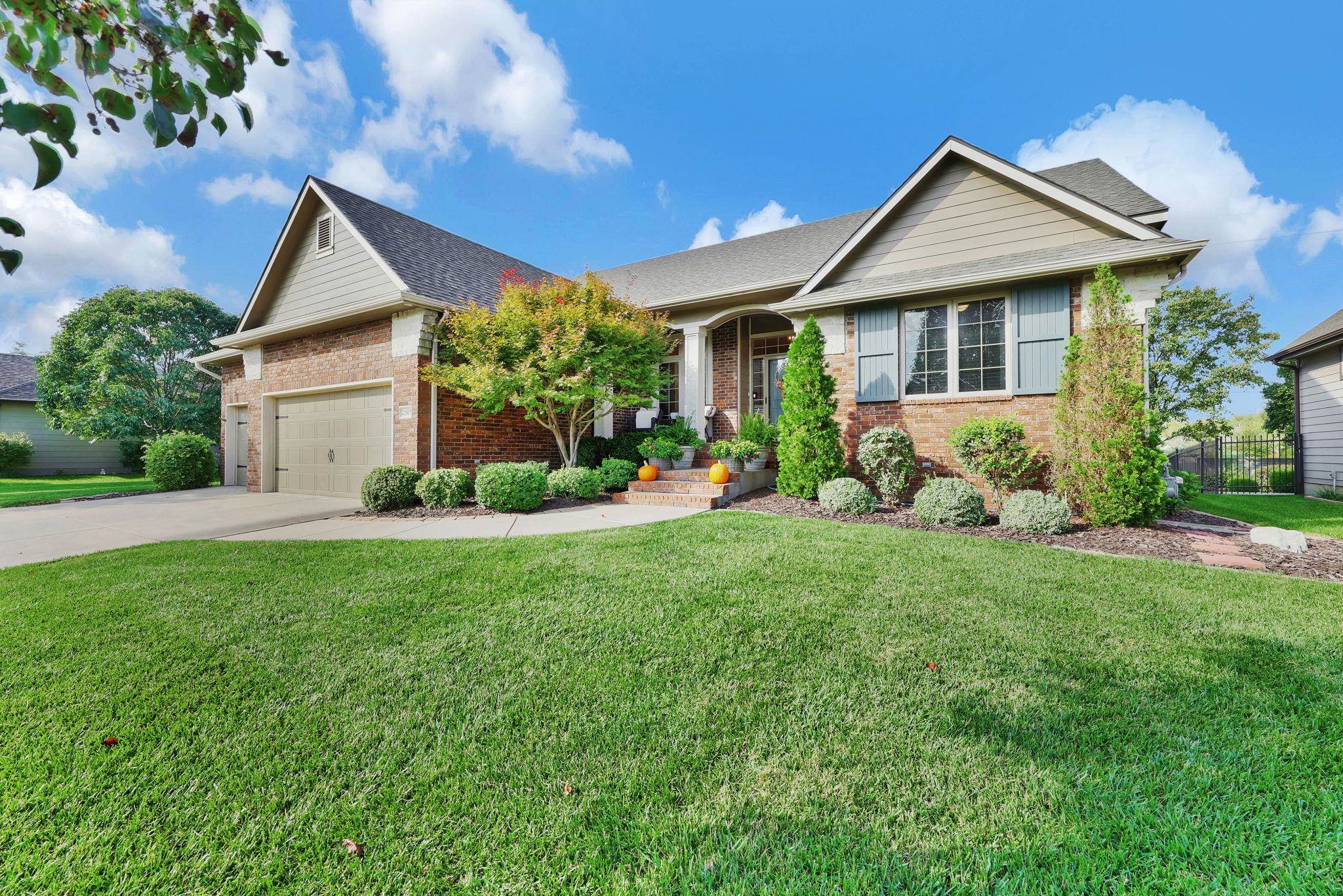 2507 N Peckham Property Photo 1
