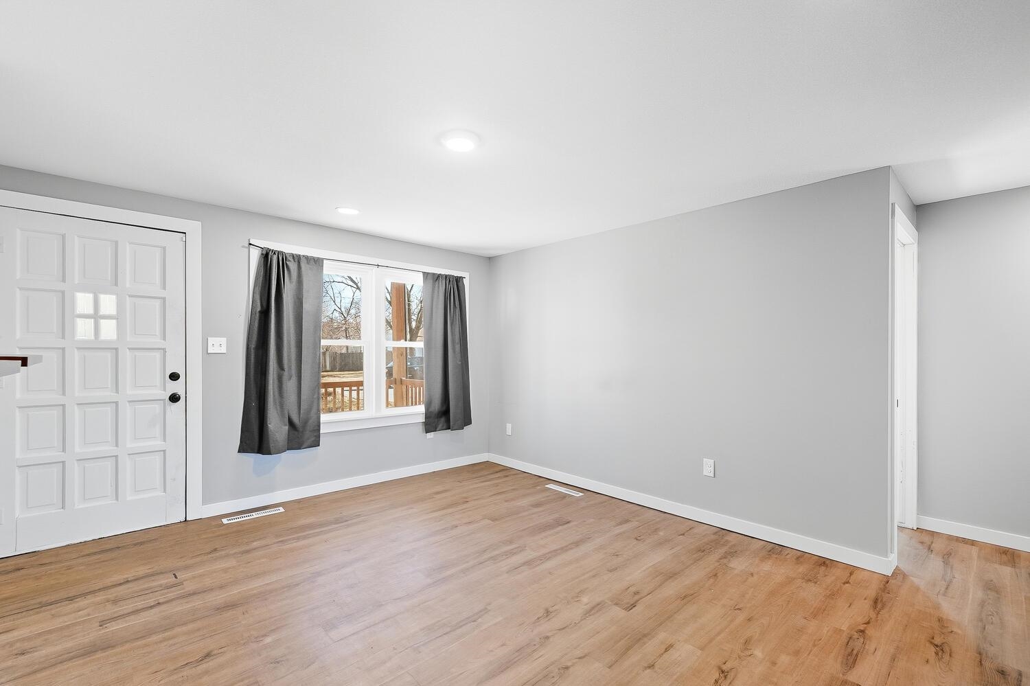 757 N Dougherty Ave Property Photo 8