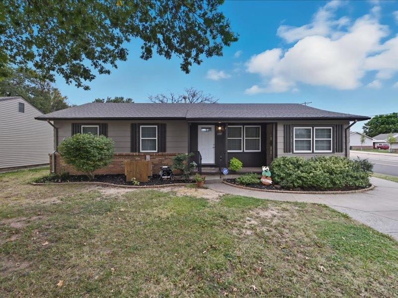 1057 N Georgie Ave Property Photo 1