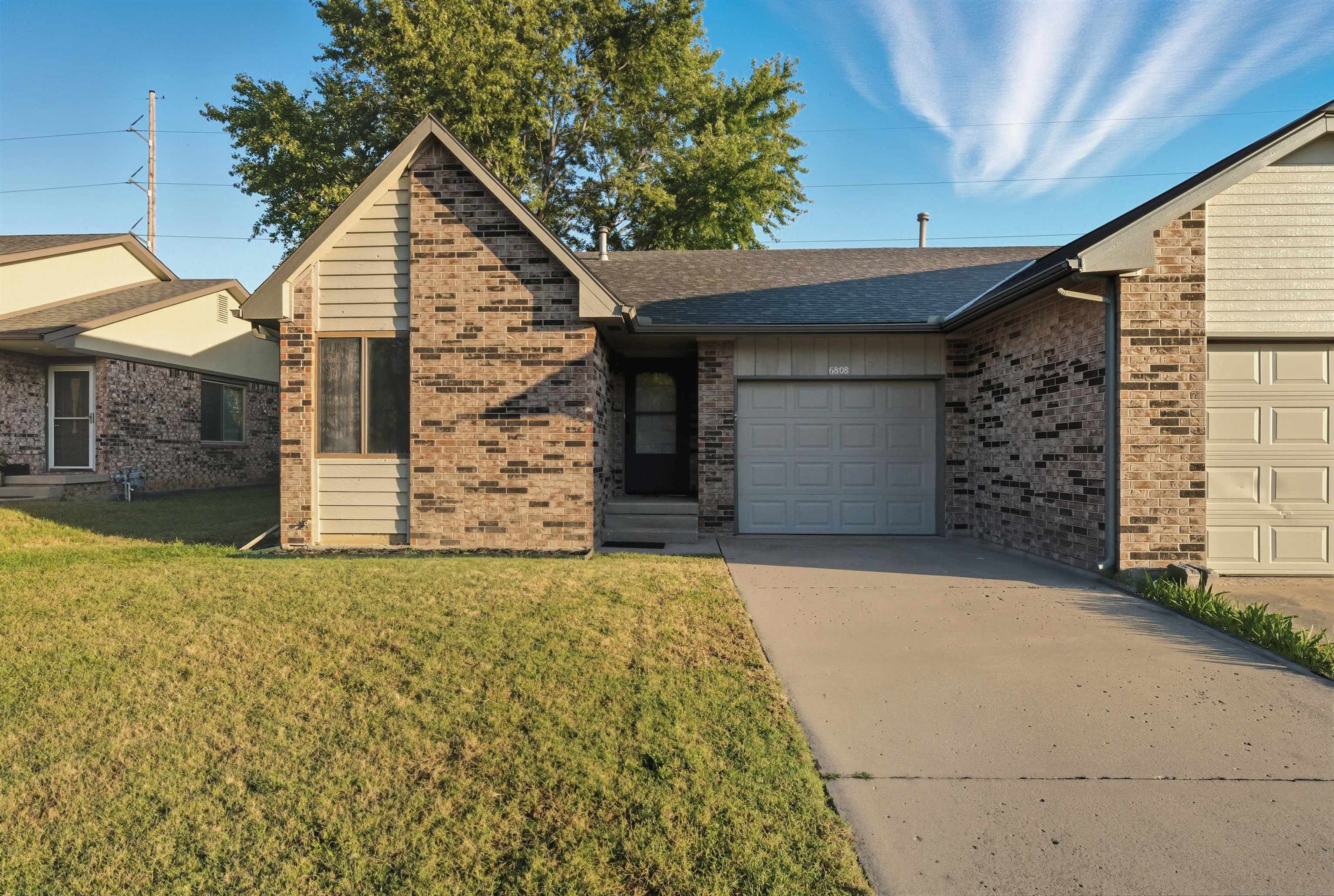 6808 W O'neil Property Photo 1
