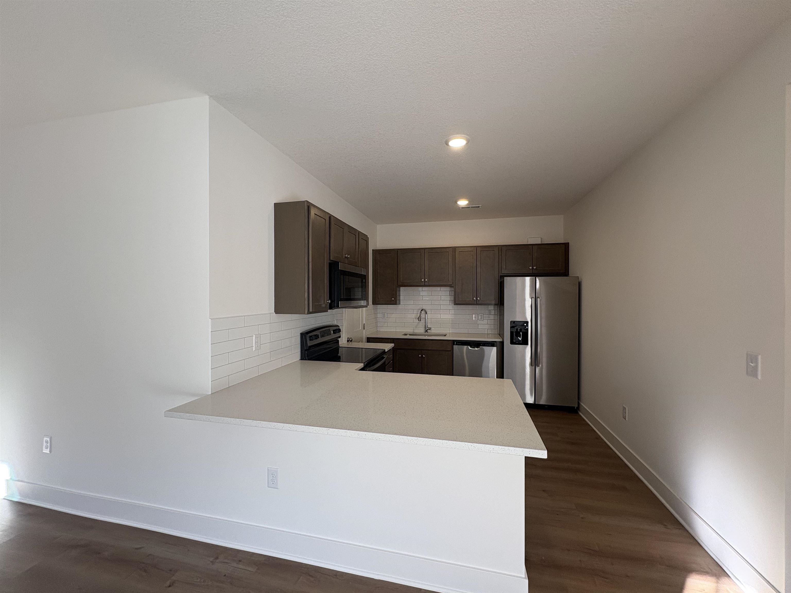 4827 N Vassar Avenue Property Photo 5