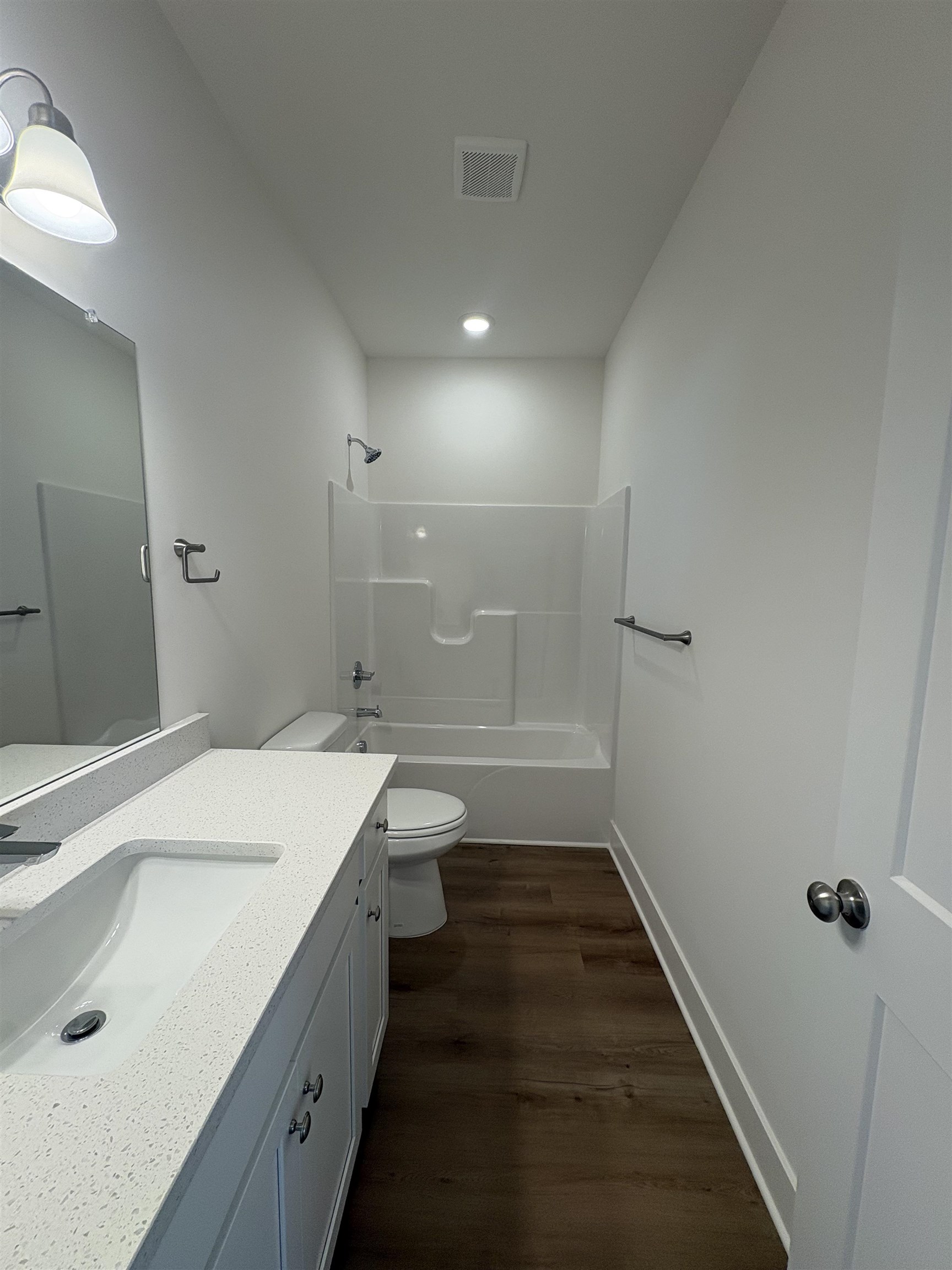 4827 N Vassar Avenue Property Photo 8
