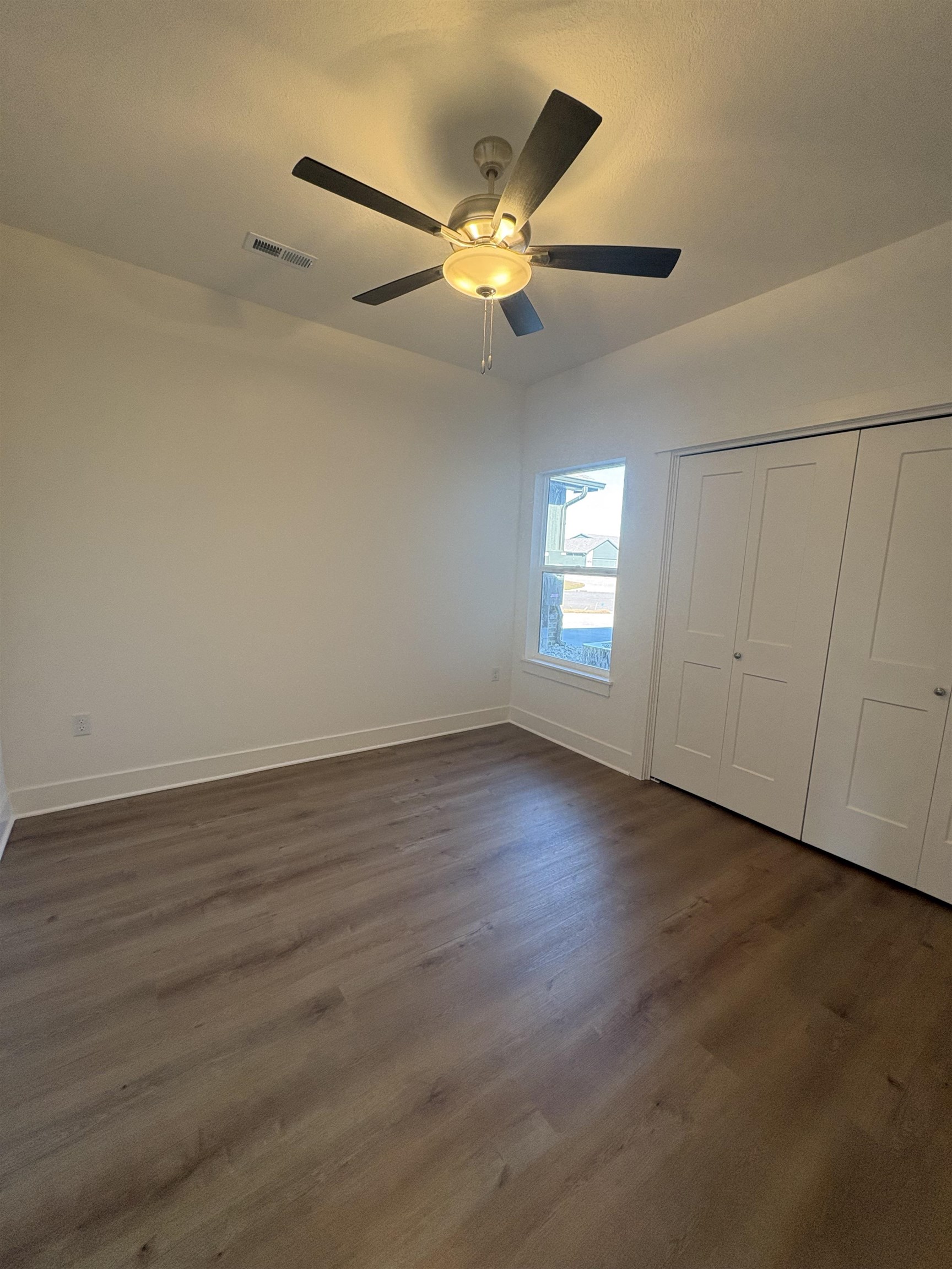 4827 N Vassar Avenue Property Photo 9