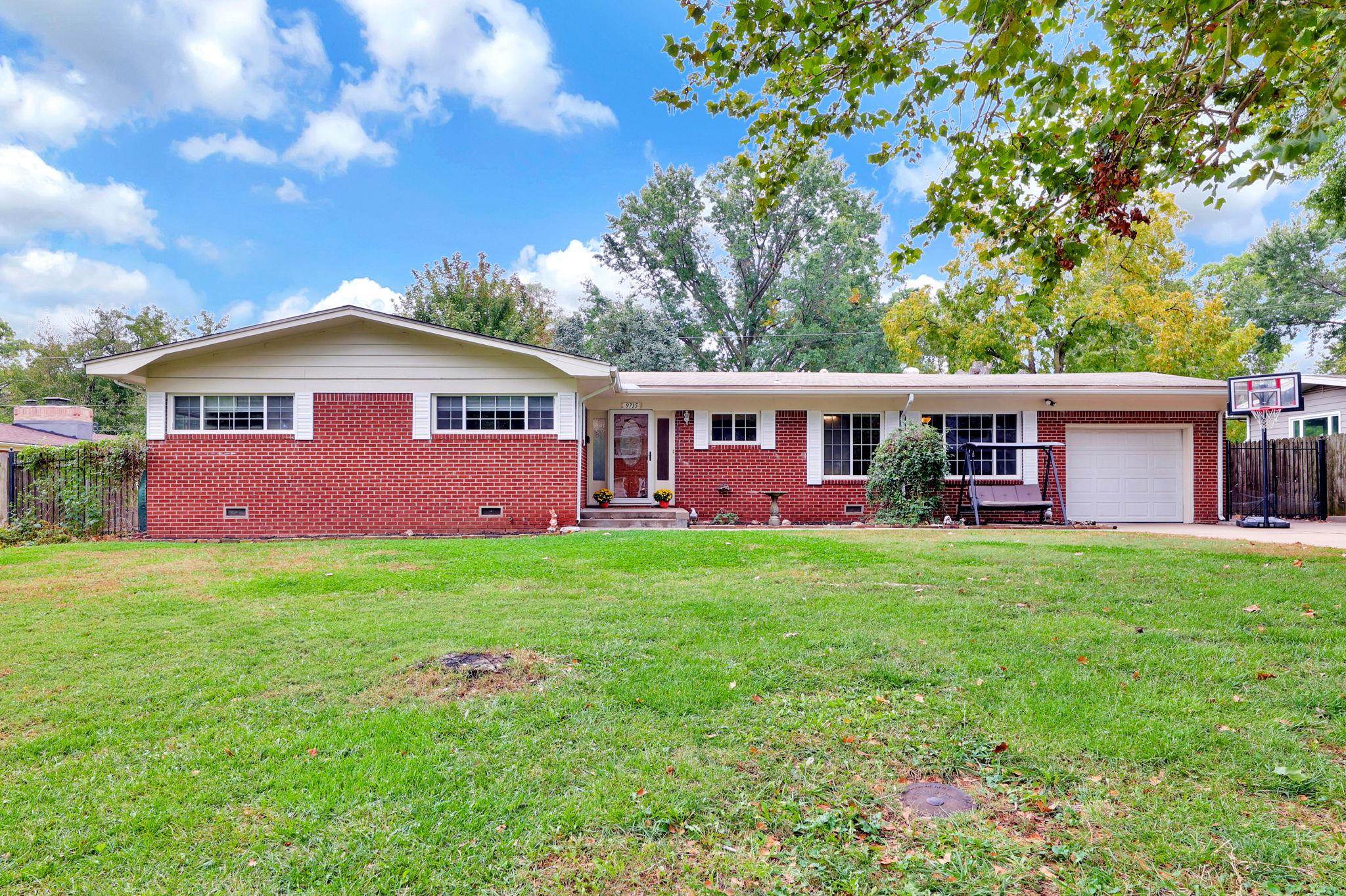 9715 W 3rd St N Property Photo 1