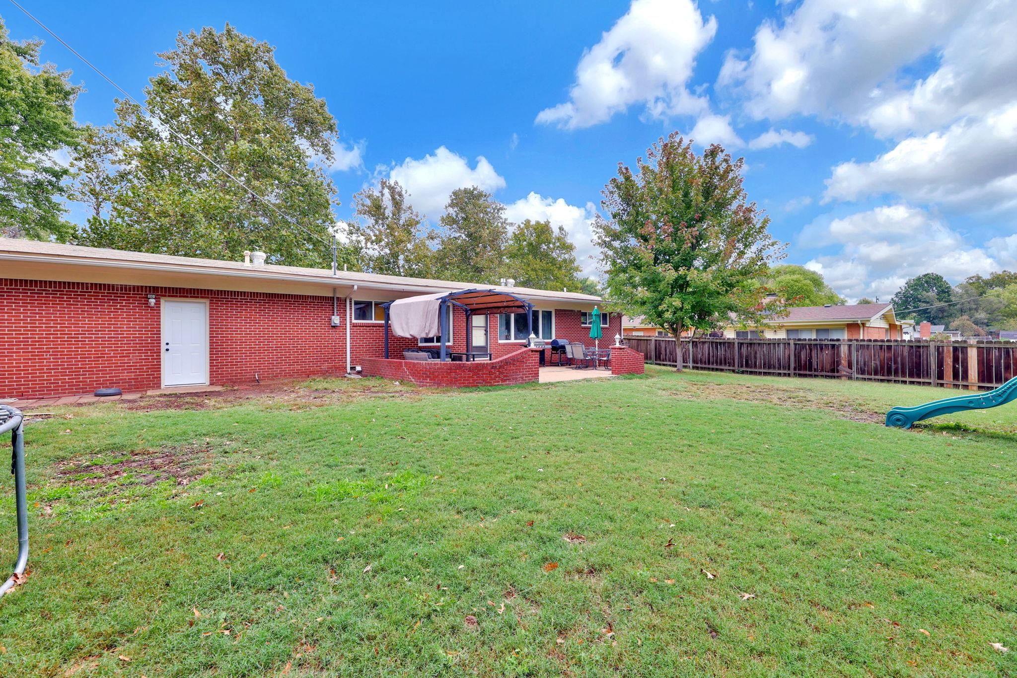 9715 W 3rd St N Property Photo 29