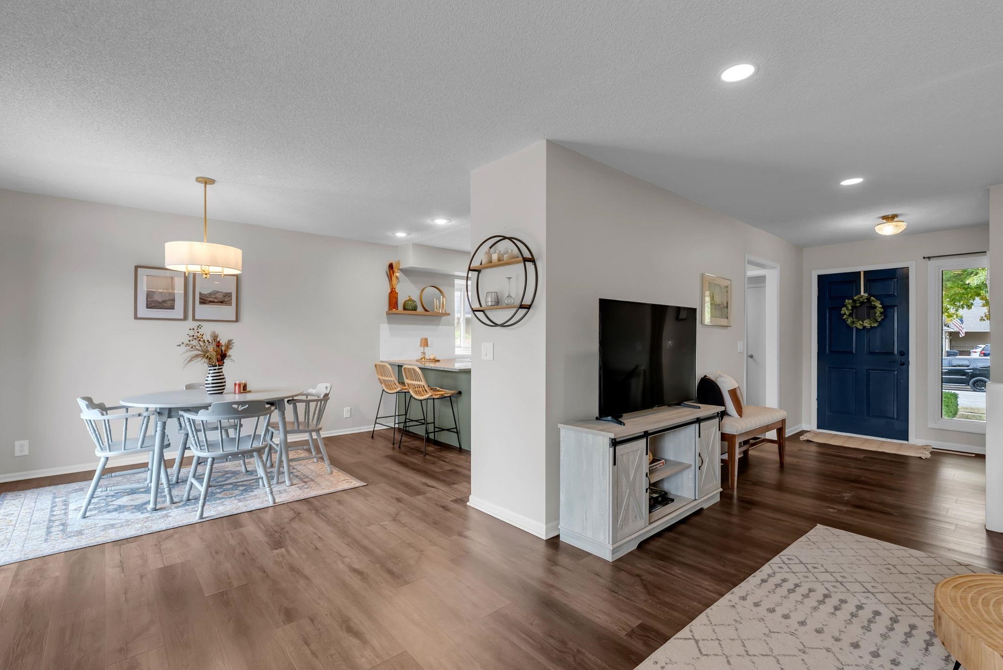 1462 N Parkridge St Property Photo 8