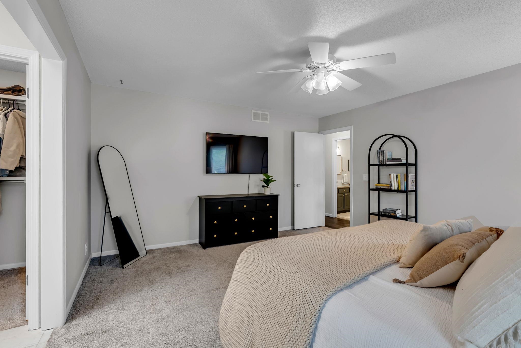 1462 N Parkridge St Property Photo 17