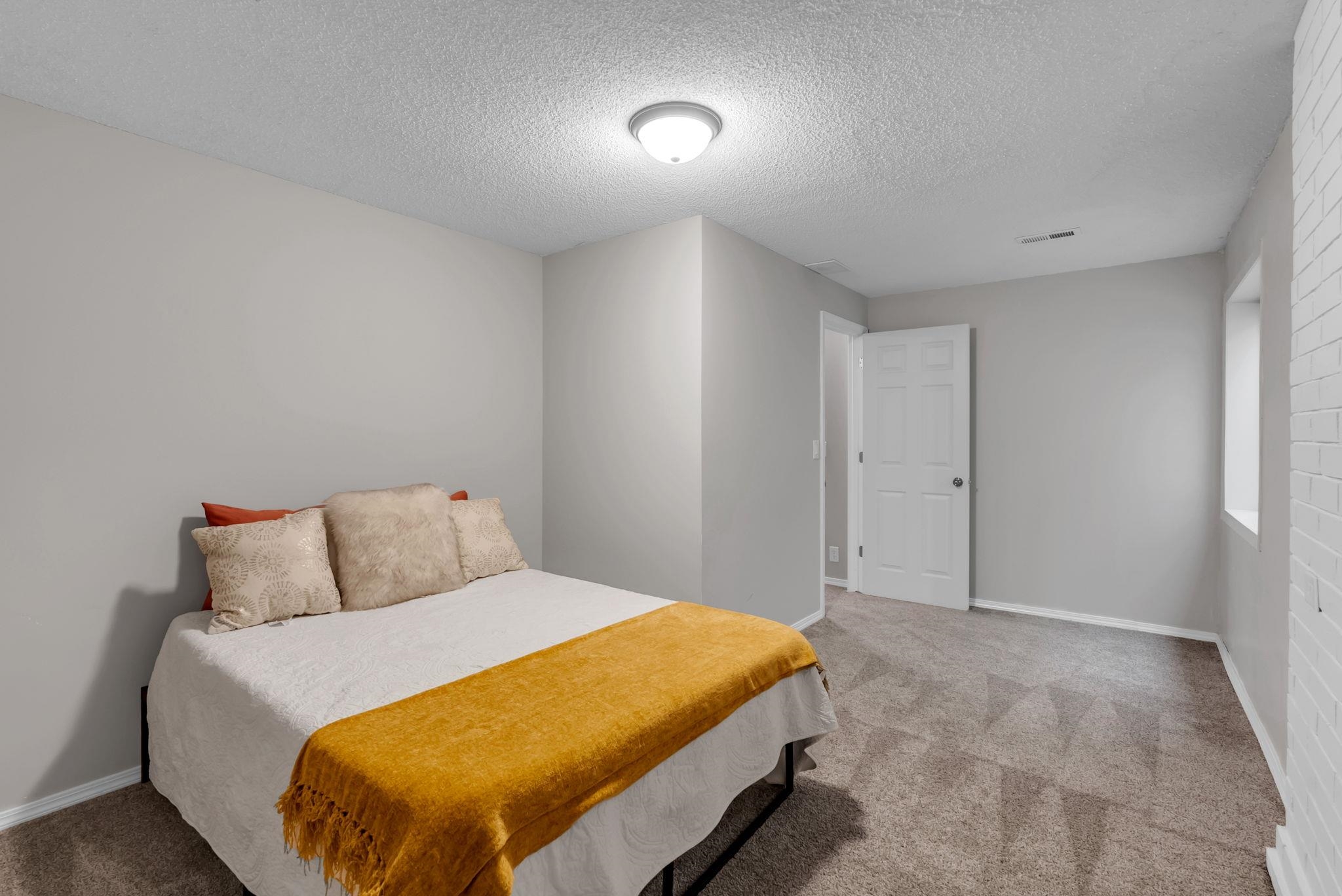 1462 N Parkridge St Property Photo 28