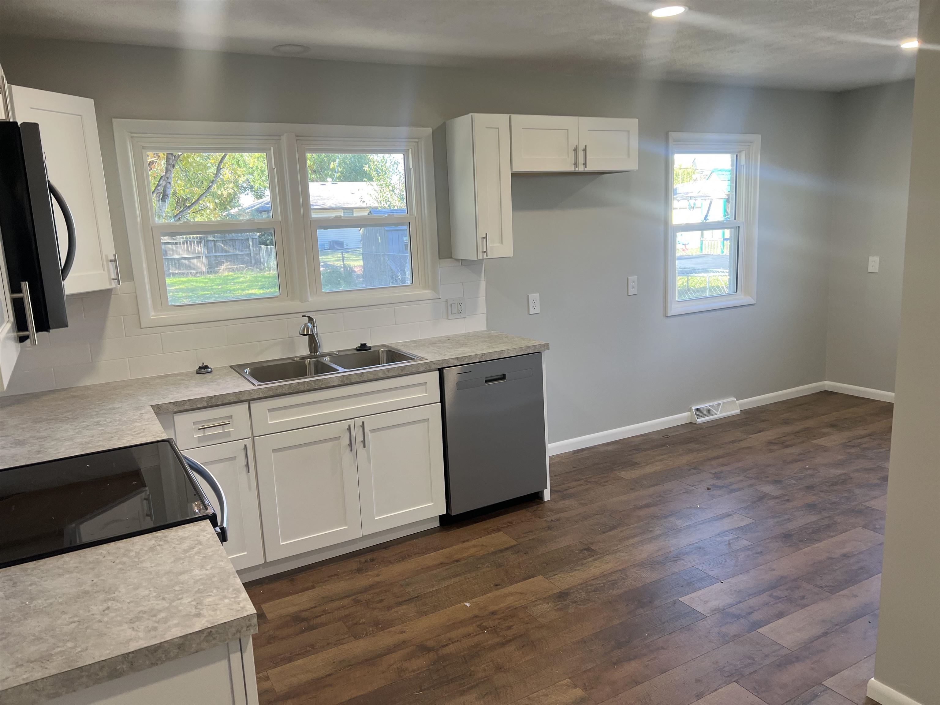 1700 Pershing Property Photo 8