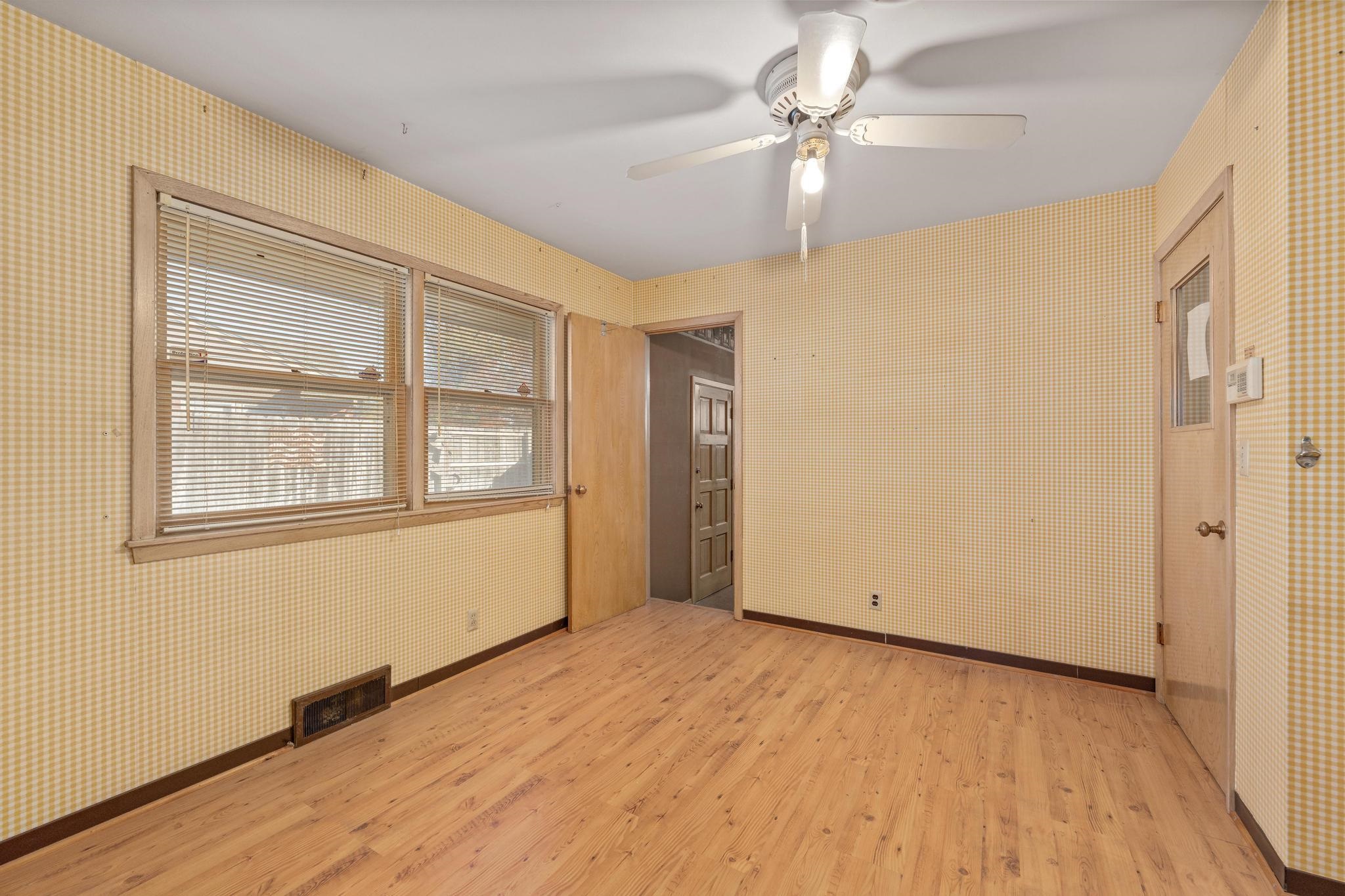 1301 N Arrowhead Dr Property Photo 15