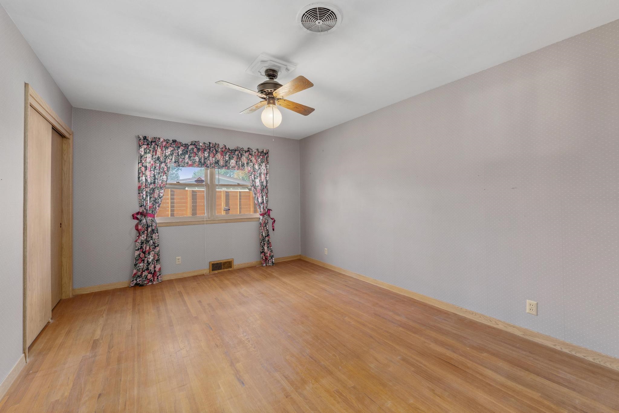 1301 N Arrowhead Dr Property Photo 23