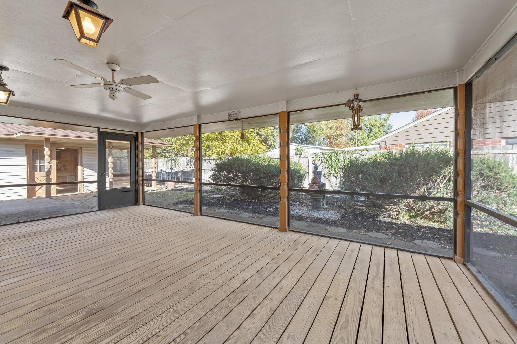 1301 N Arrowhead Dr Property Photo 24