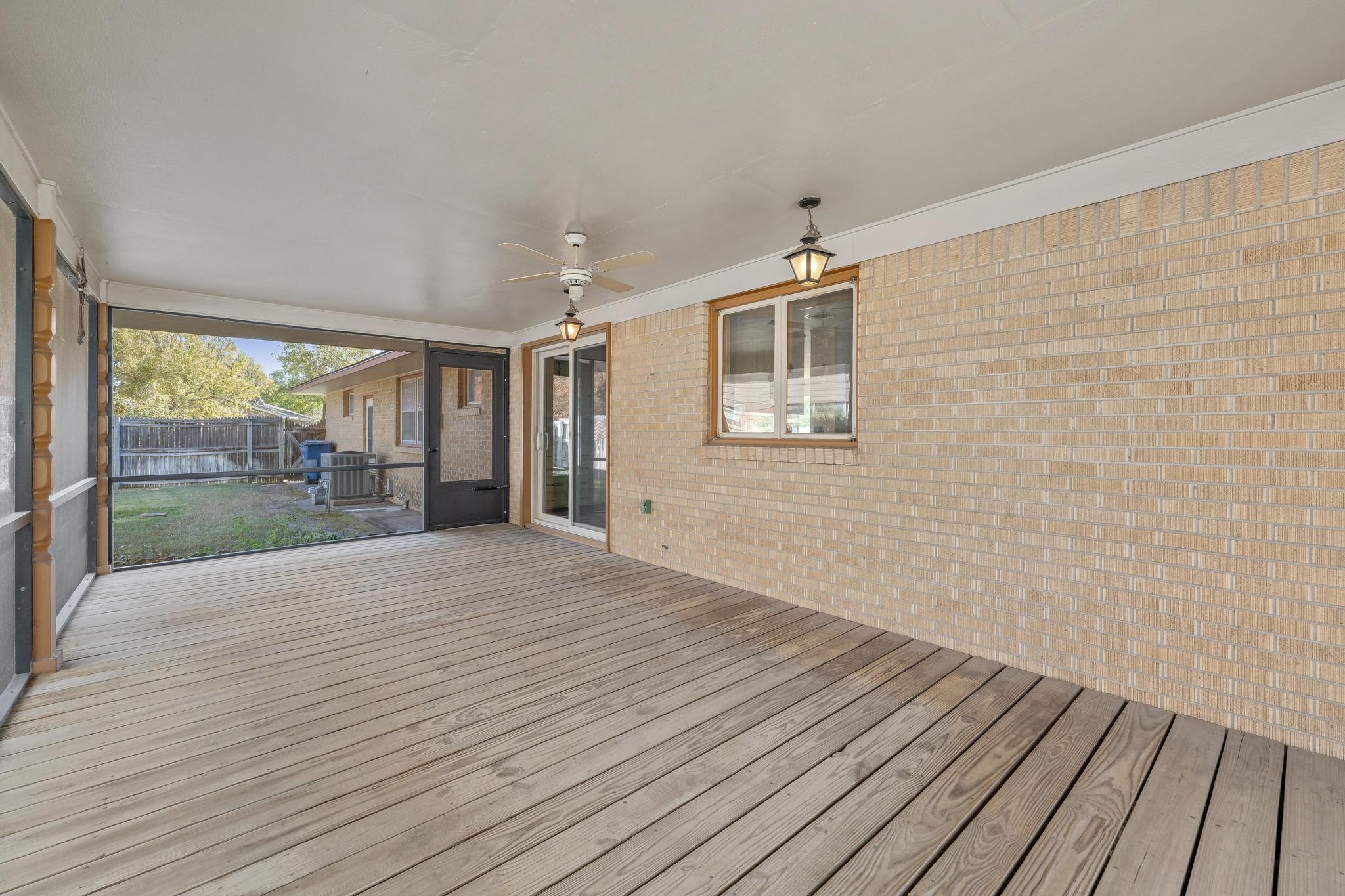 1301 N Arrowhead Dr Property Photo 25