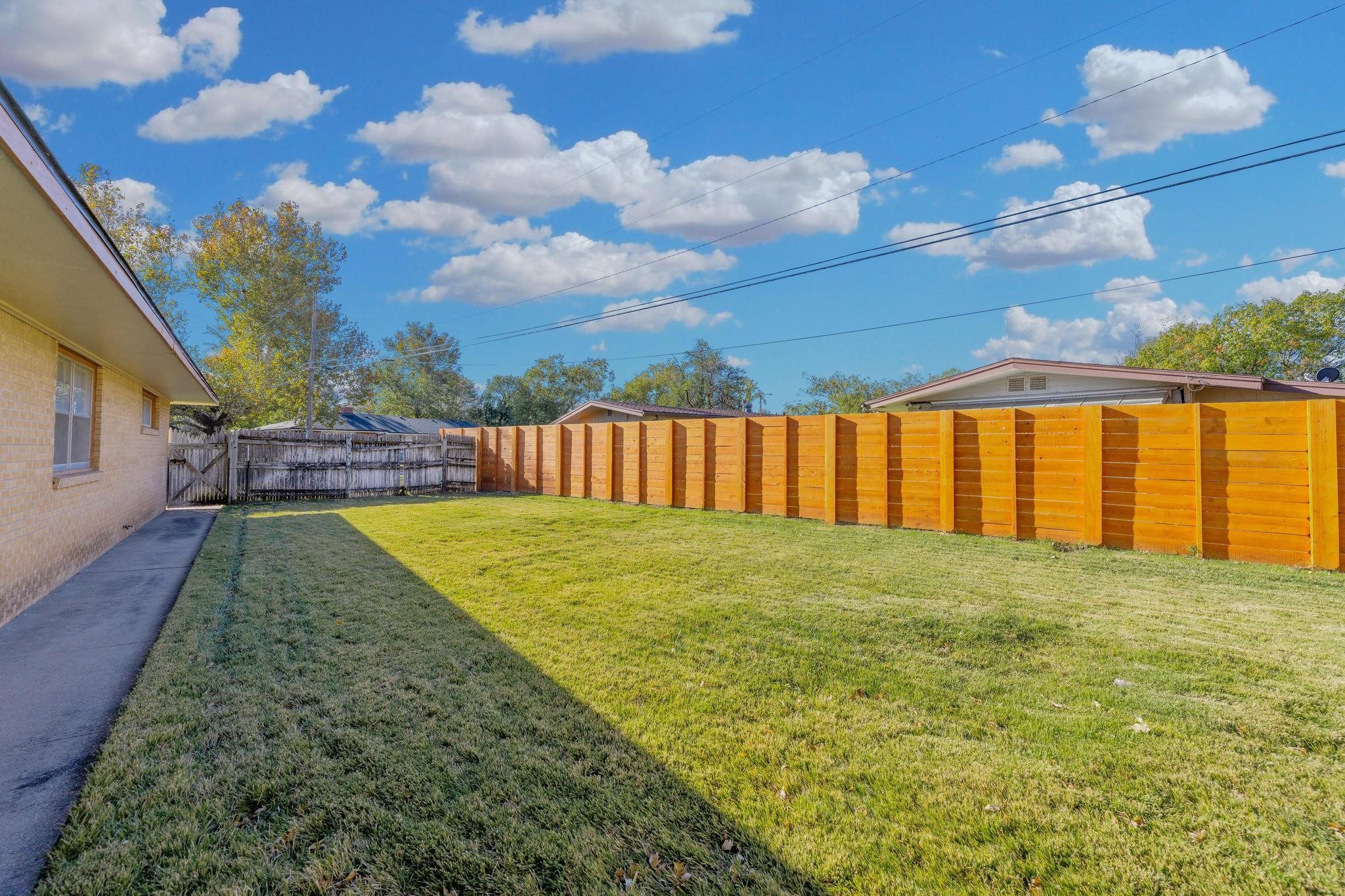 1301 N Arrowhead Dr Property Photo 29