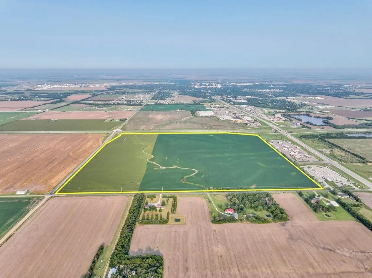 000 Kiowa Rd Property Photo 2